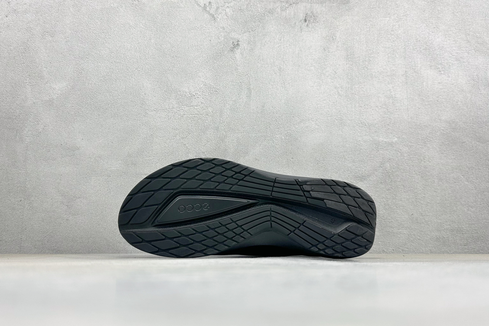 260 W1版Ecco/爱步 Biom 2.2系列 旋转扣皮面经典百搭时尚休闲鞋 830864
