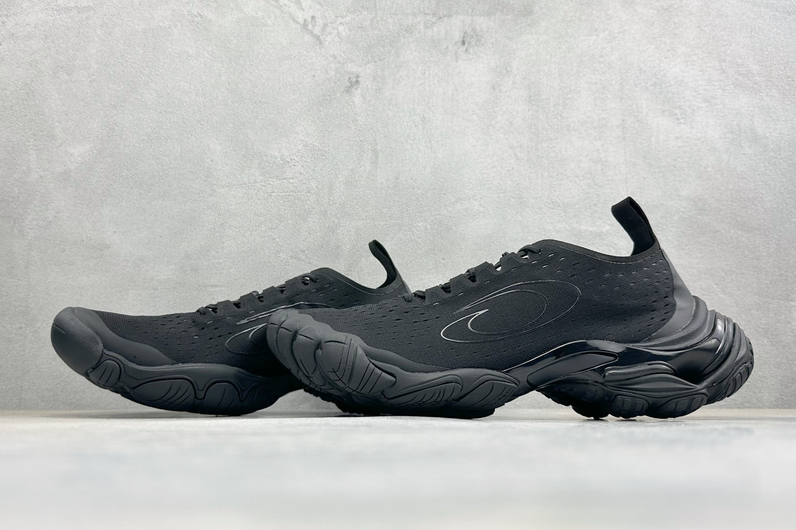 380 GO版Balenciaga巴黎世家 Anatomic Runner 五指鞋 五趾结构设计套穿 低帮休闲鞋 82106W2FC1-Chinese UA Cheap High Quatity Brand Clothes Bags handbags Sneakers wholesale wholesaler seller from China Factory suppliers Fashion Clothing Shoes best Quality Beautiful Price 380 GO版Balenciaga巴黎世家 Anatomic Runner 五指鞋 五趾结构设计套穿 低帮休闲鞋 82106W2FC1