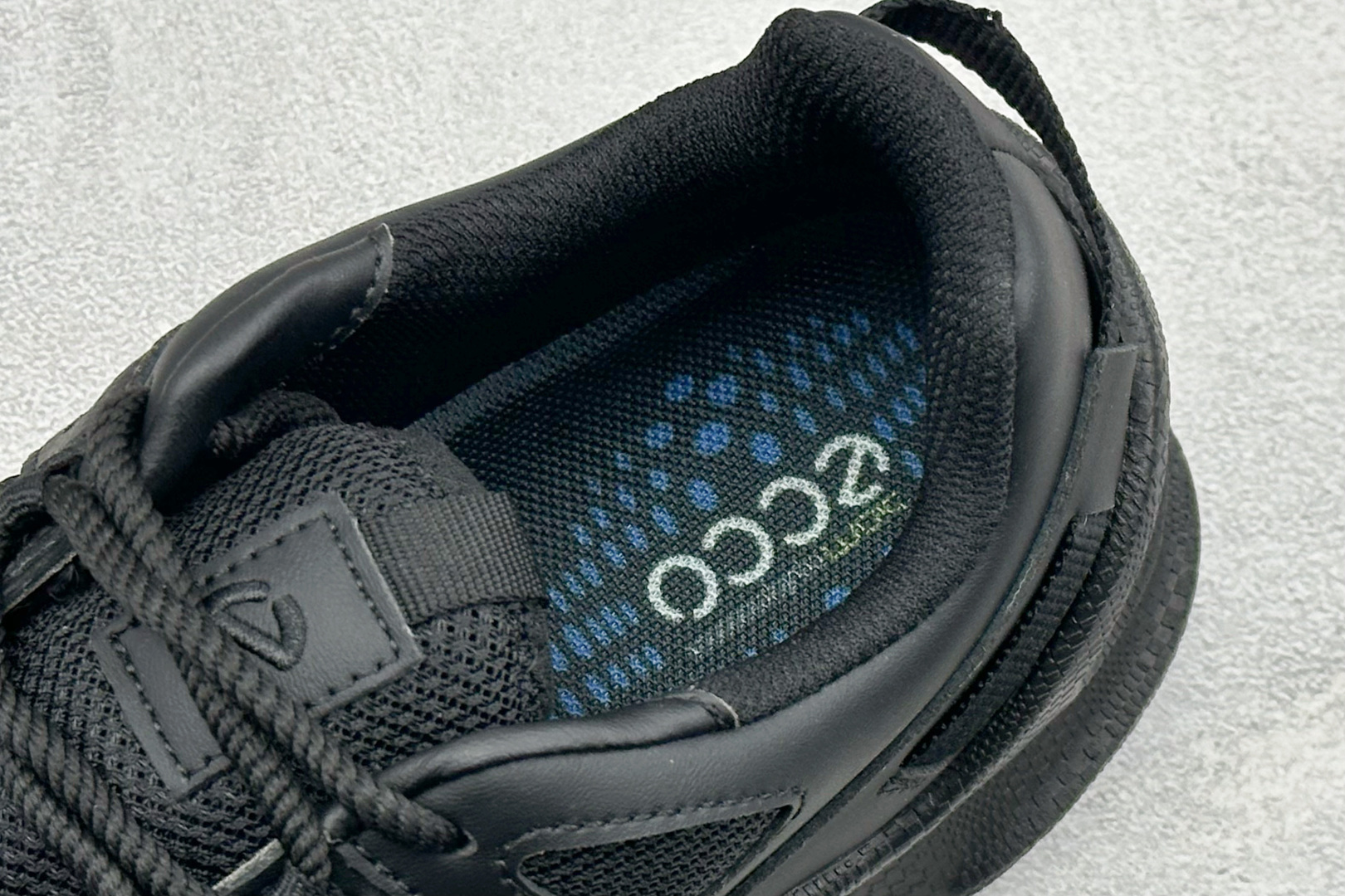 290 Ecco爱步 踪迹系列 夏季新款透气户外耐磨健步运动鞋 牛皮鞋面拼接透气网布防泼水 803254