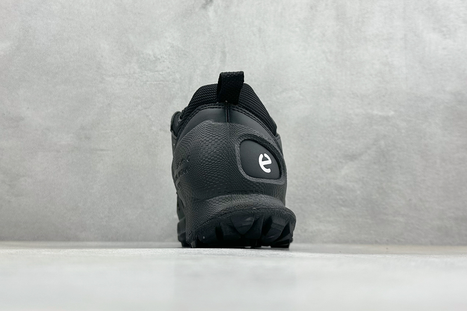 290 Ecco爱步 踪迹系列 夏季新款透气户外耐磨健步运动鞋 牛皮鞋面拼接透气网布防泼水 803224-Chinese UA Cheap High Quatity Brand Clothes Bags handbags Sneakers wholesale wholesaler seller from China Factory suppliers Fashion Clothing Shoes best Quality Beautiful Price 290 Ecco爱步 踪迹系列 夏季新款透气户外耐磨健步运动鞋 牛皮鞋面拼接透气网布防泼水 803224