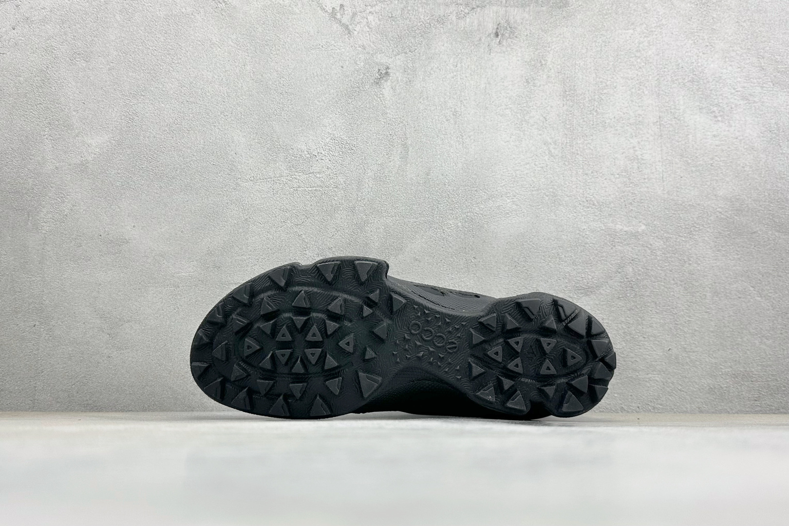 290 Ecco爱步 踪迹系列 夏季新款透气户外耐磨健步运动鞋 091504