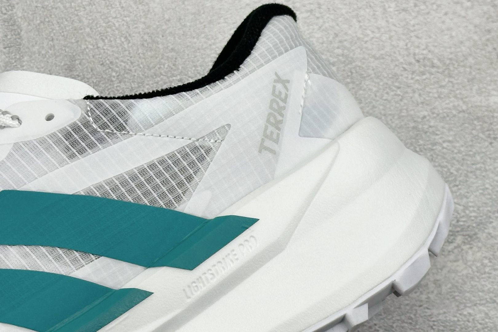 Adidas Terrex Agravic TT 阿迪达斯透气缓震跑步鞋 HP7091 Adidas Terrex Agravic TT 阿迪达斯透气缓震跑步鞋 HP7091