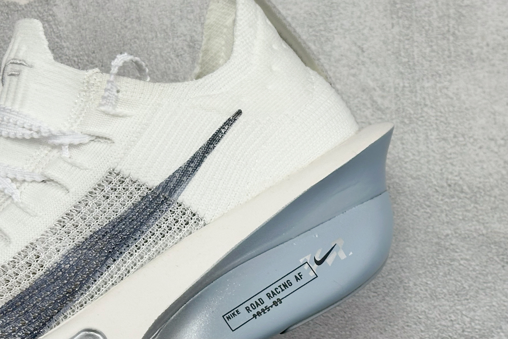 Nike Air Zoom Alphafly Next% 3 Gridiron 舒适 涤纶织物减震透气轻便回弹 低帮跑步鞋 FD8311-101 Nike Air Zoom Alphafly Next% 3 Gridiron 舒适 涤纶织物减震透气轻便回弹 低帮跑步鞋 FD8311-101