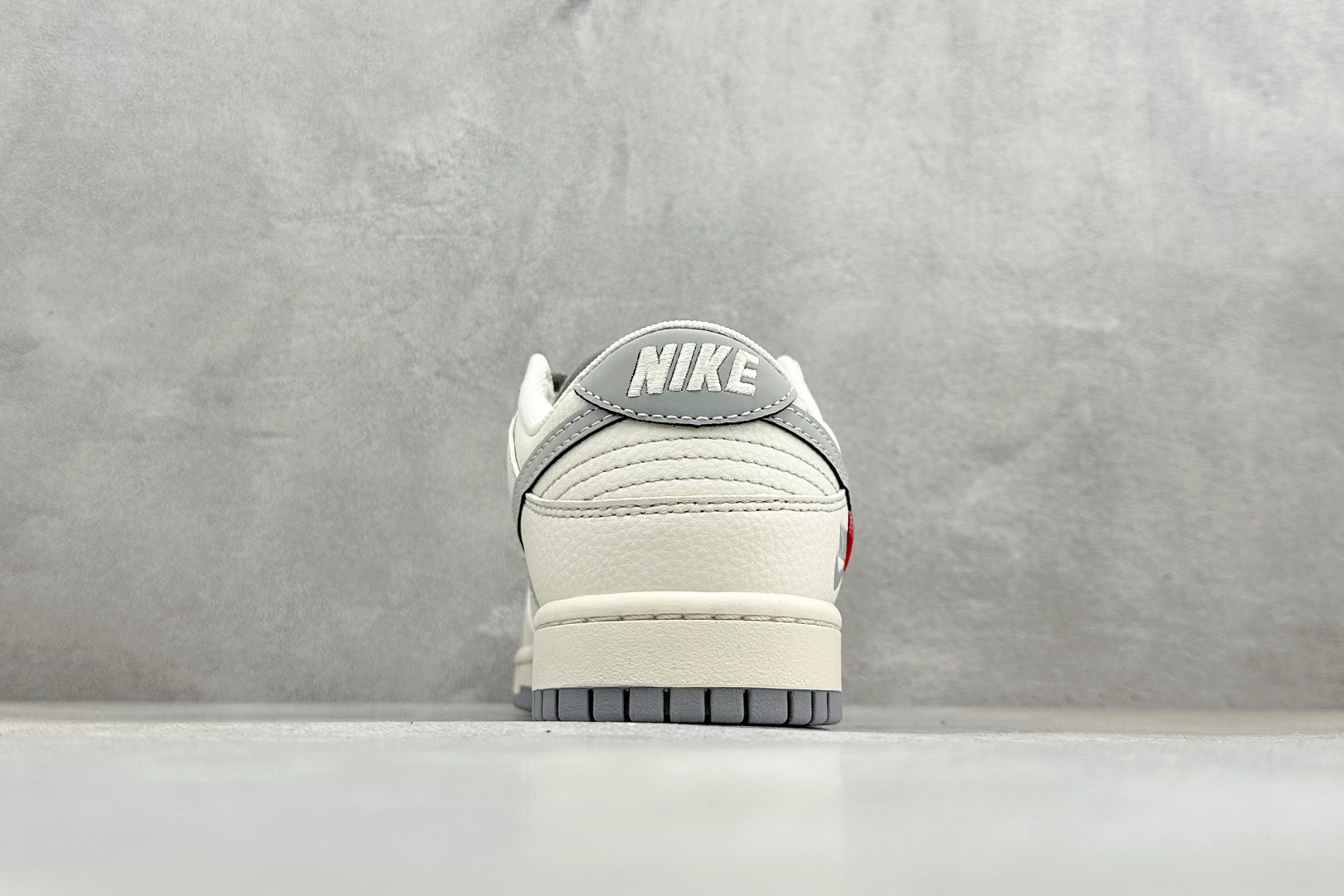 Nike Dunk Low Retro NK联名 周年高端定制 低帮休闲板鞋 HH7518-084 Nike Dunk Low Retro NK联名 周年高端定制 低帮休闲板鞋 HH7518-084