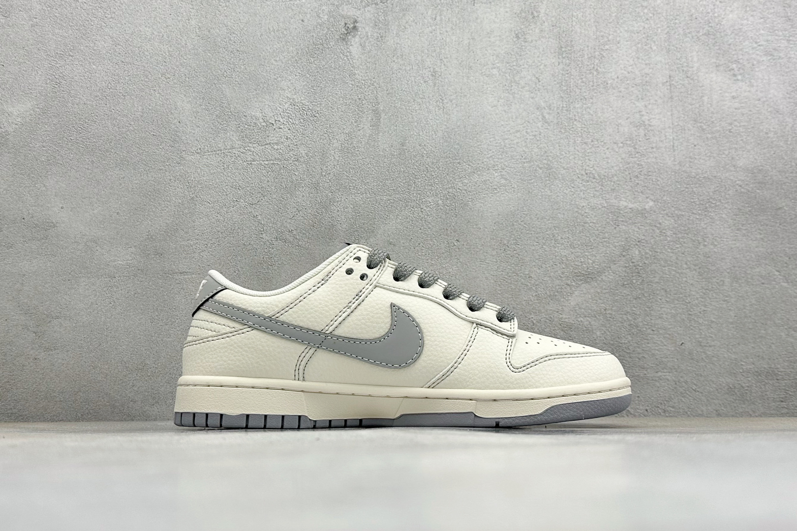Nike Dunk Low Retro NK联名 周年高端定制 低帮休闲板鞋 HH7518-084 Nike Dunk Low Retro NK联名 周年高端定制 低帮休闲板鞋 HH7518-084