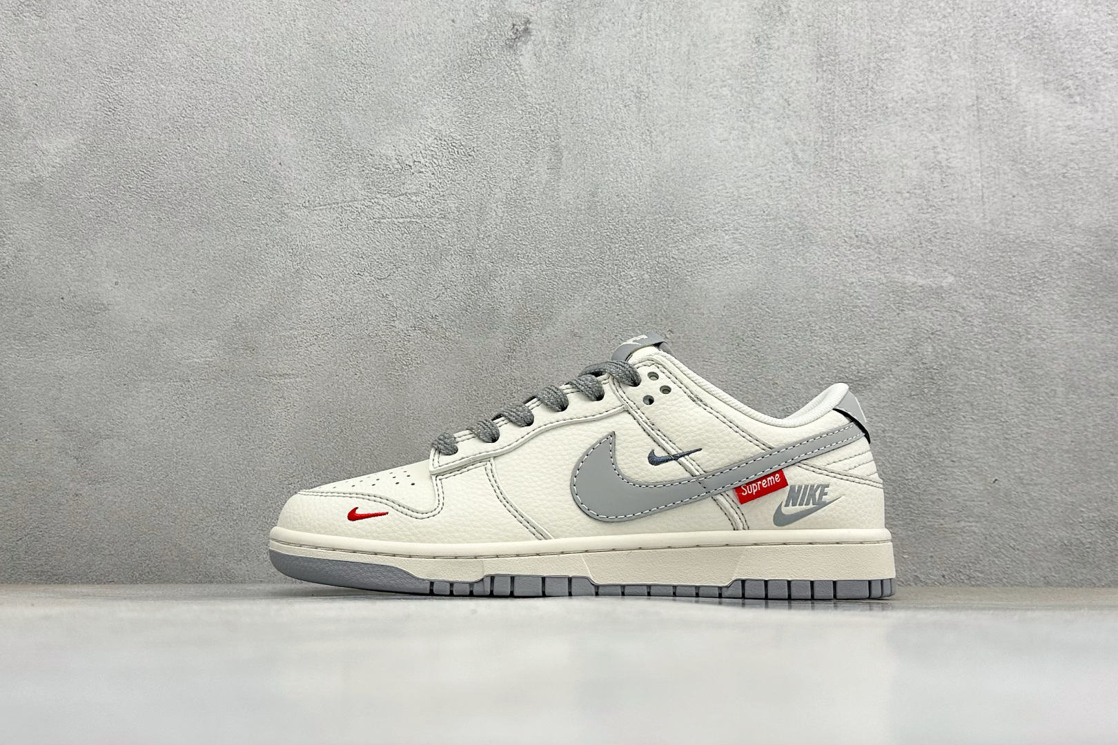 Nike Dunk Low Retro NK联名 周年高端定制 低帮休闲板鞋 HH7518-084 Nike Dunk Low Retro NK联名 周年高端定制 低帮休闲板鞋 HH7518-084