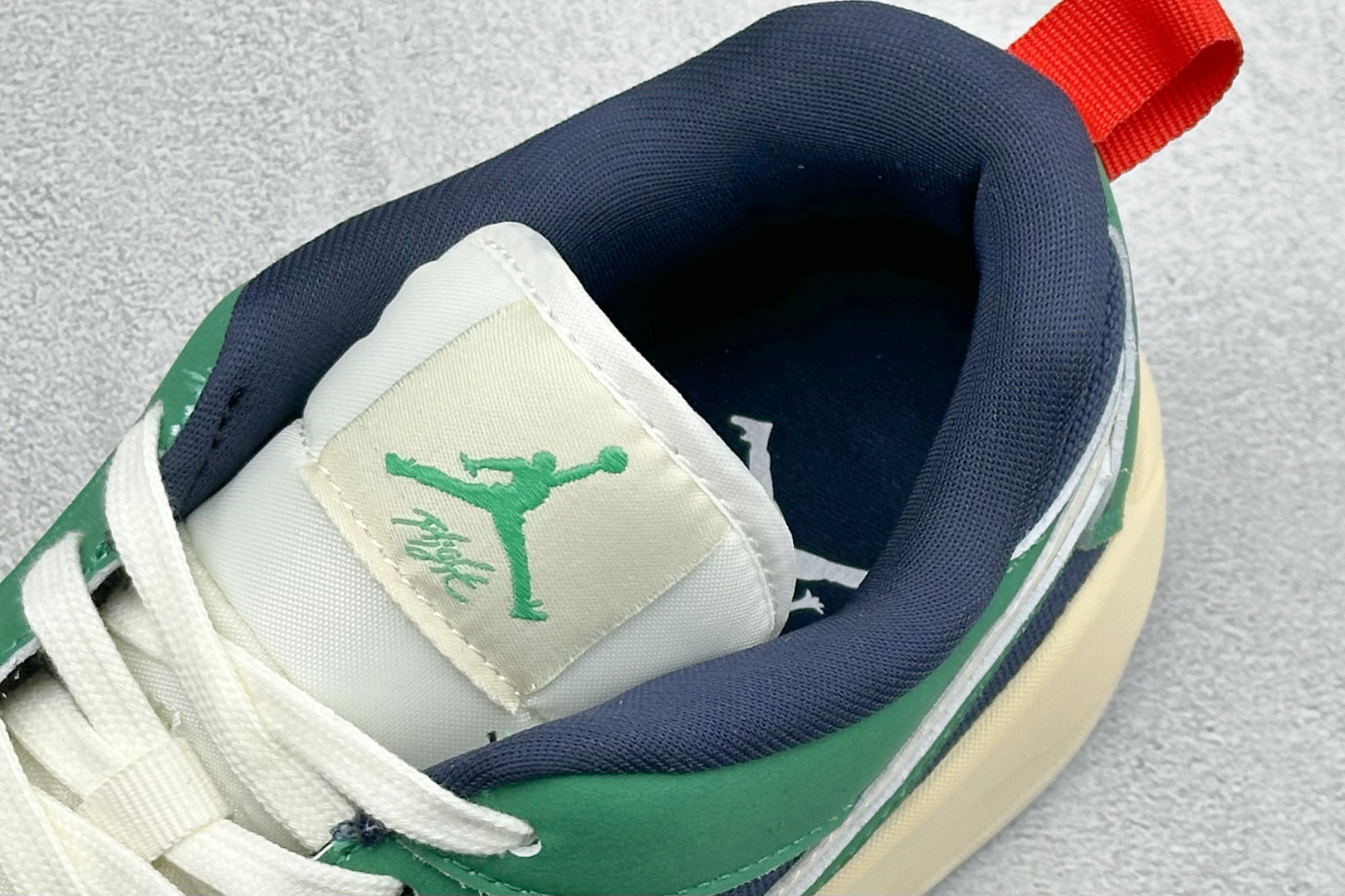 AD版Jordan CMFT ERA 舒适简约低帮运动板鞋 HJ6777-400
