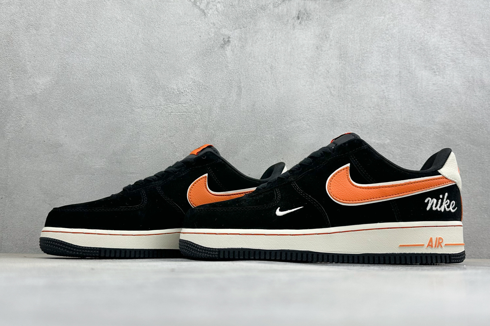 SC版Nike Air Force 1'07 Low 黑橙潮步 空军一号低帮休闲板鞋 FV3694-107 SC版Nike Air Force 1'07 Low 黑橙潮步 空军一号低帮休闲板鞋 FV3694-107