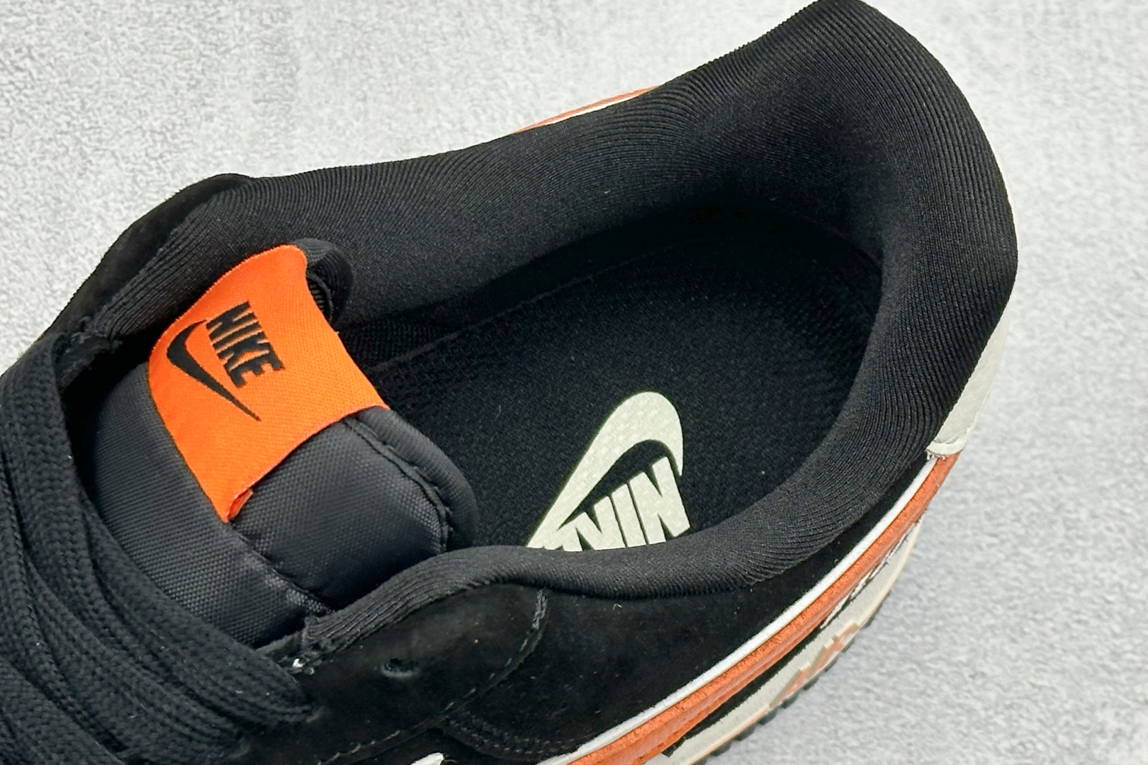 SC版Nike Air Force 1'07 Low 黑橙潮步 空军一号低帮休闲板鞋 FV3694-107 SC版Nike Air Force 1'07 Low 黑橙潮步 空军一号低帮休闲板鞋 FV3694-107