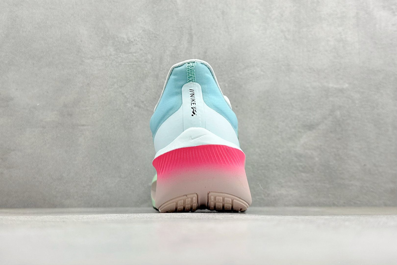 Nk Zoom Fly 6 耐克超弹轻盈跑步鞋 FN8454-402