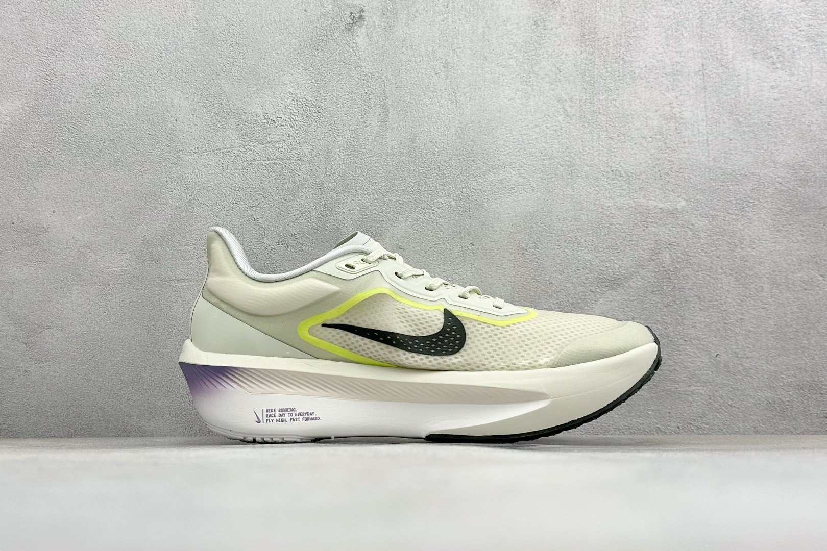 Nk Zoom Fly 6 耐克超弹轻盈跑步鞋 FN8454-004 Nk Zoom Fly 6 耐克超弹轻盈跑步鞋 FN8454-004
