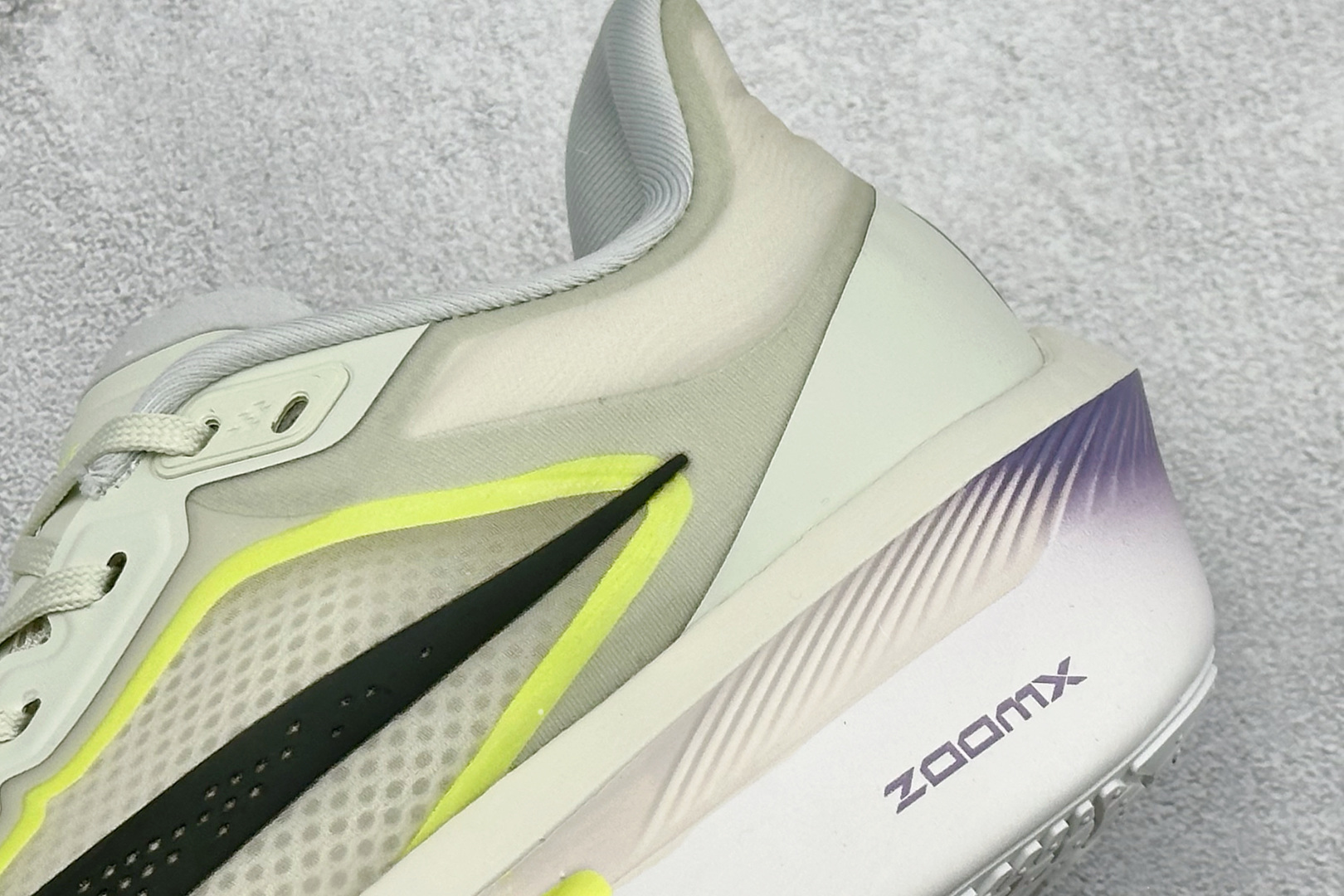 Nk Zoom Fly 6 耐克超弹轻盈跑步鞋 FN8454-004 Nk Zoom Fly 6 耐克超弹轻盈跑步鞋 FN8454-004