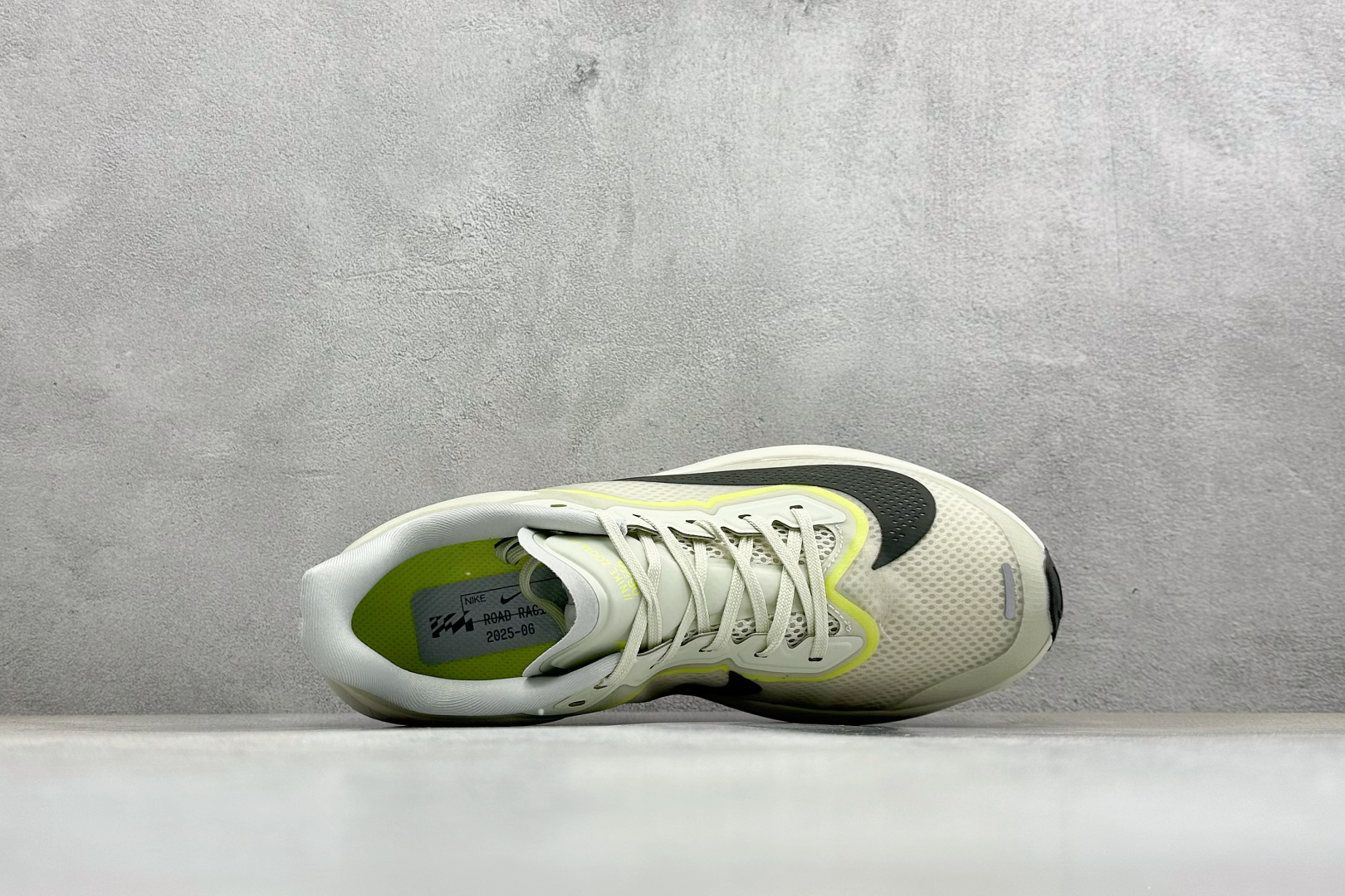 Nk Zoom Fly 6 耐克超弹轻盈跑步鞋 FN8454-004 Nk Zoom Fly 6 耐克超弹轻盈跑步鞋 FN8454-004
