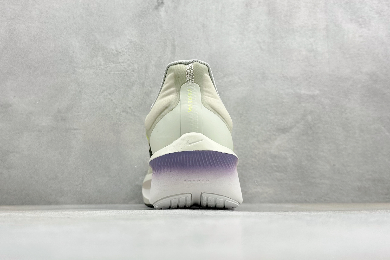 Nk Zoom Fly 6 耐克超弹轻盈跑步鞋 FN8454-004 Nk Zoom Fly 6 耐克超弹轻盈跑步鞋 FN8454-004