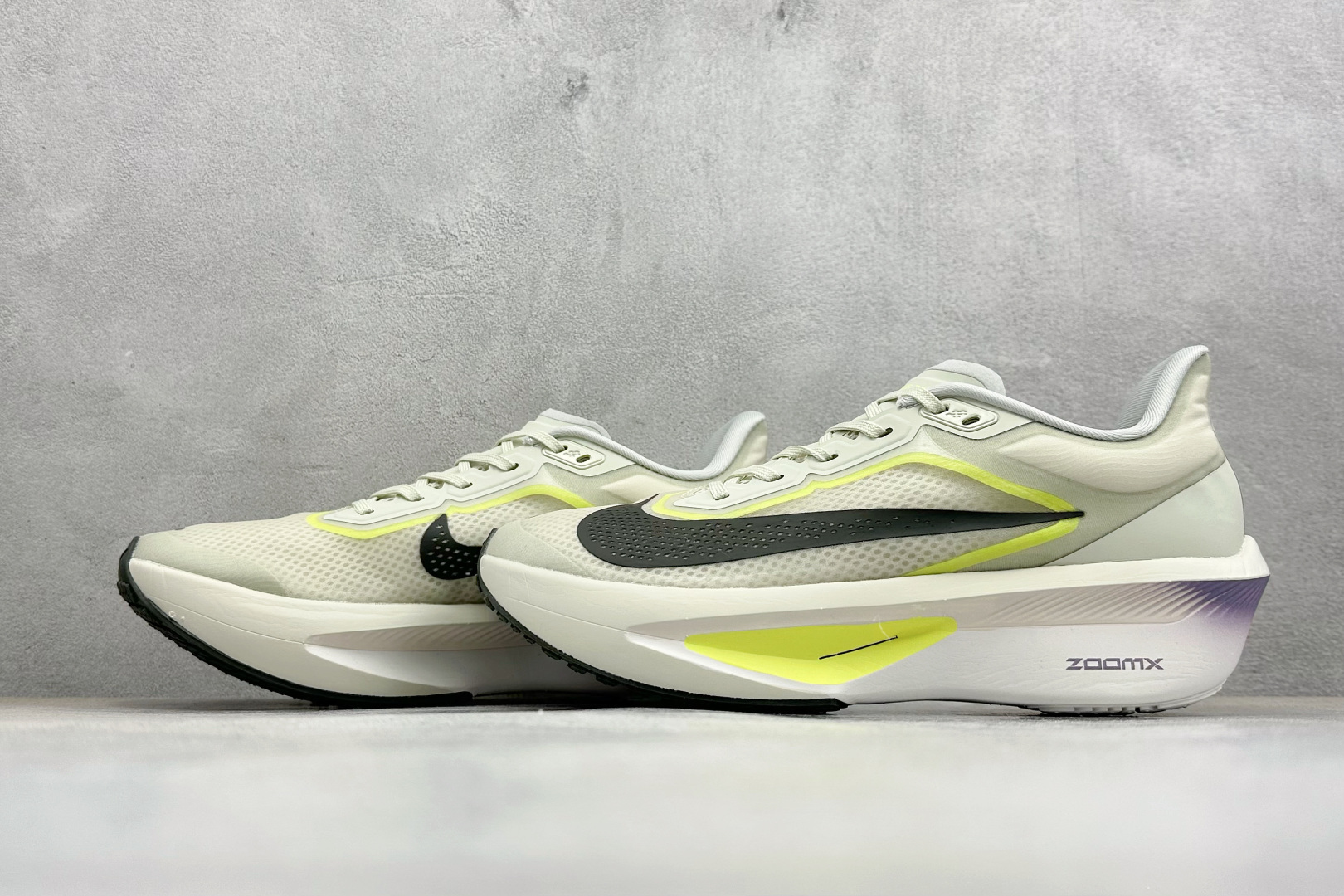 Nk Zoom Fly 6 耐克超弹轻盈跑步鞋 FN8454-004 Nk Zoom Fly 6 耐克超弹轻盈跑步鞋 FN8454-004