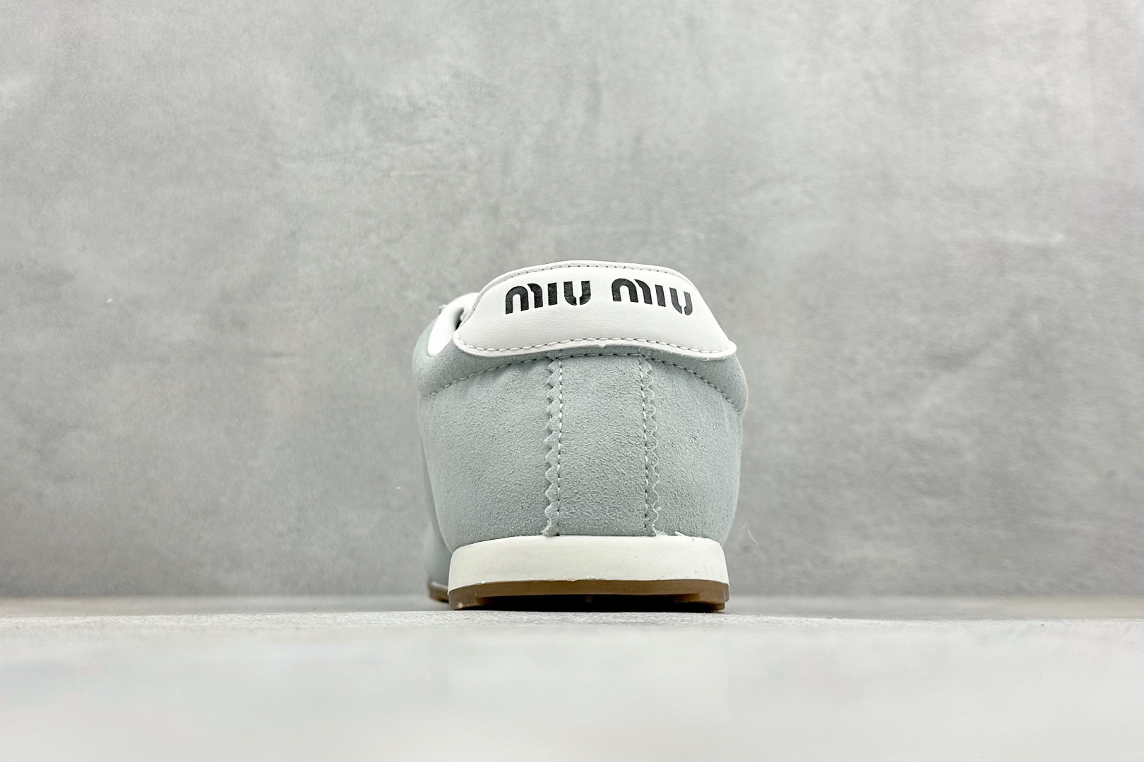 200 MiuMiu Plume 缪缪平底系带薄底低帮生活休闲德训鞋 蓝色-Chinese UA Cheap High Quatity Brand Clothes Bags handbags Sneakers wholesale wholesaler seller from China Factory suppliers Fashion Clothing Shoes best Quality Beautiful Price 200 MiuMiu Plume 缪缪平底系带薄底低帮生活休闲德训鞋 蓝色