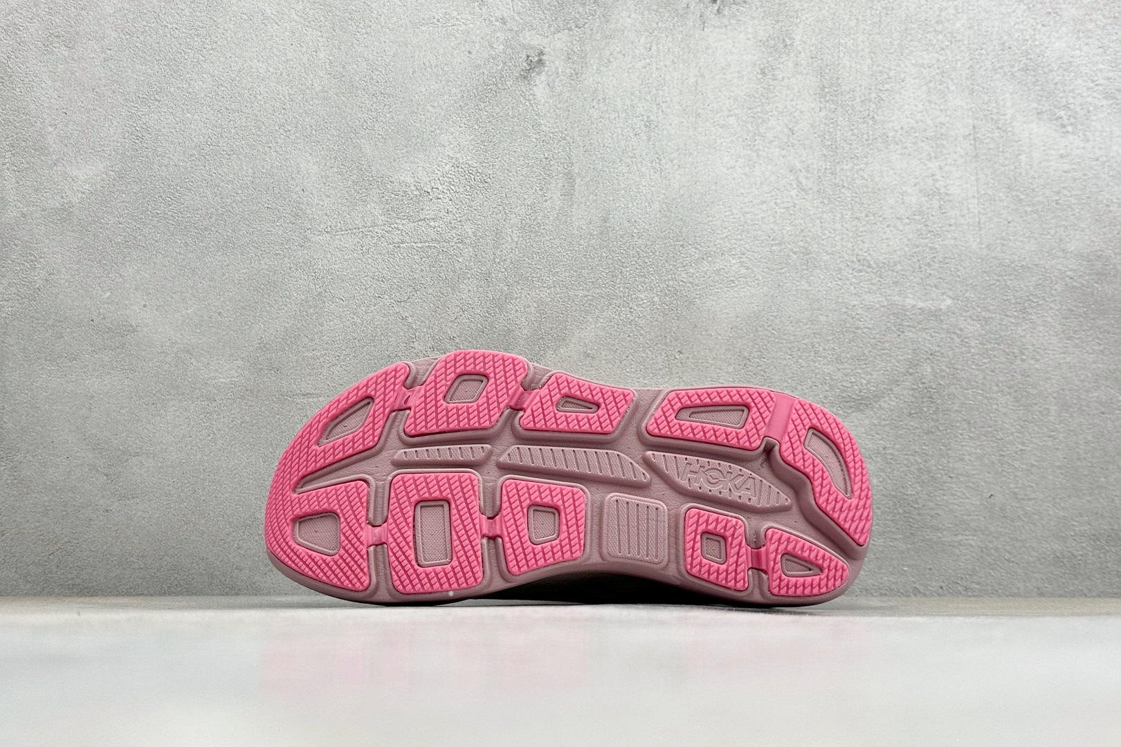 W版 HOKA ONE ONE Bondi 9 机能缓震跑鞋#鞋面部分采用工程网眼面料，可以确保必要的透