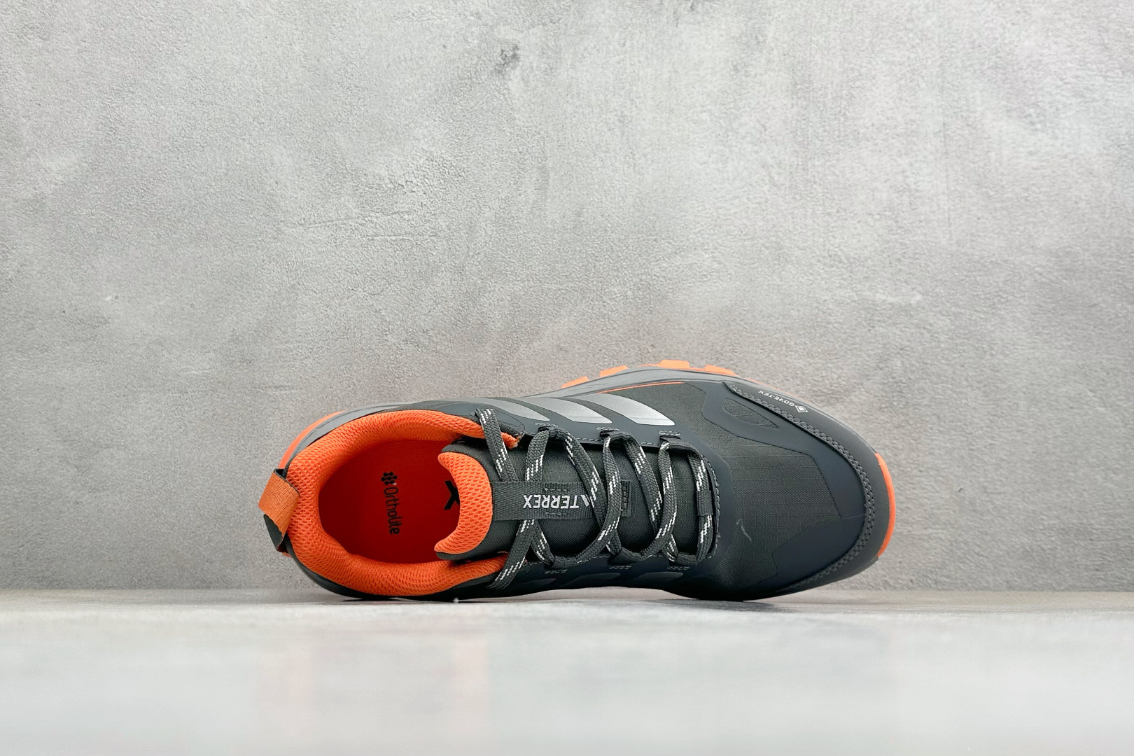 Adidas Terrex Skychaser Ax5 舒适柔软 低帮休闲登山鞋 JS4608 Adidas Terrex Skychaser Ax5 舒适柔软 低帮休闲登山鞋 JS4608