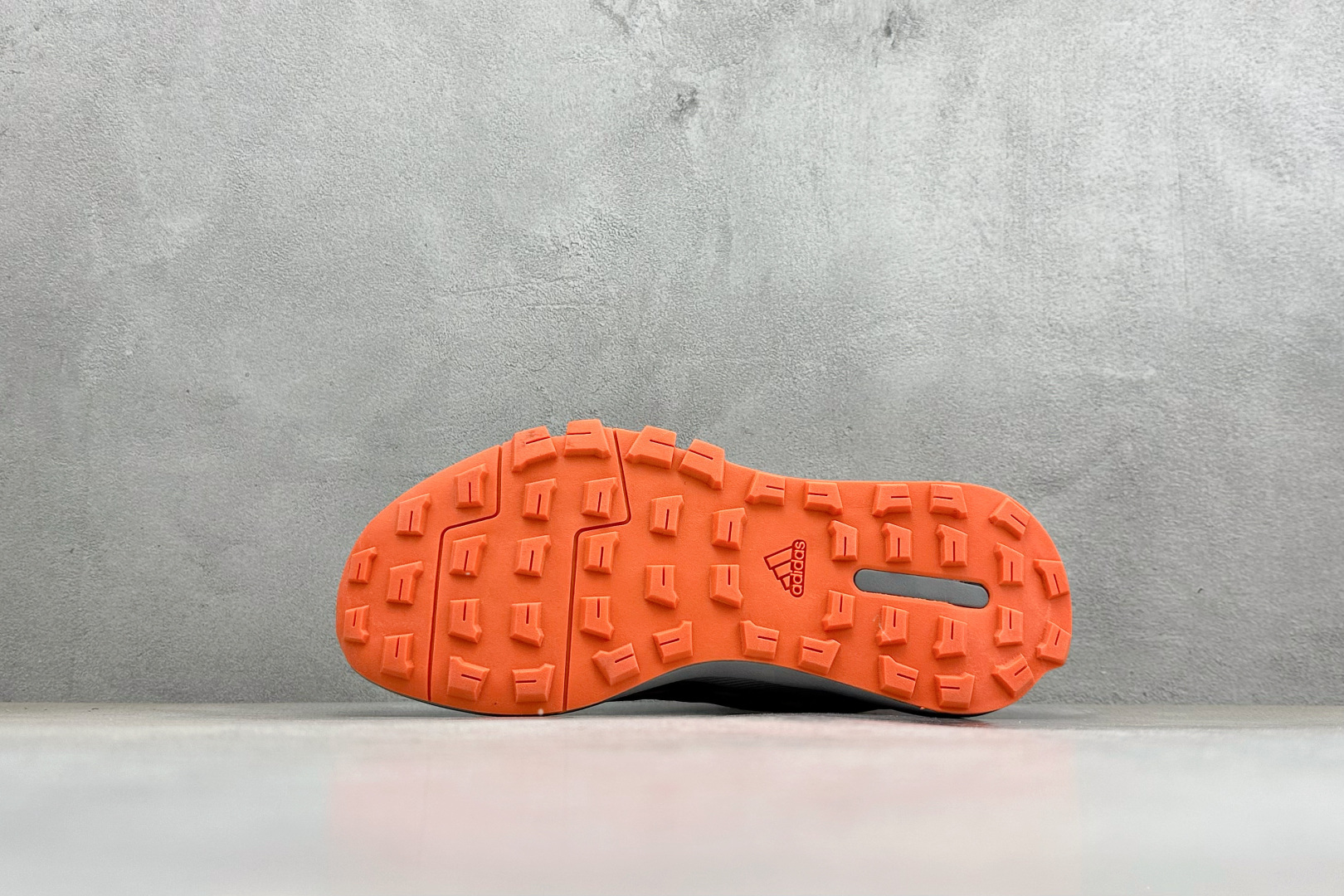 Adidas Terrex Skychaser Ax5 舒适柔软 低帮休闲登山鞋 JS4608 Adidas Terrex Skychaser Ax5 舒适柔软 低帮休闲登山鞋 JS4608