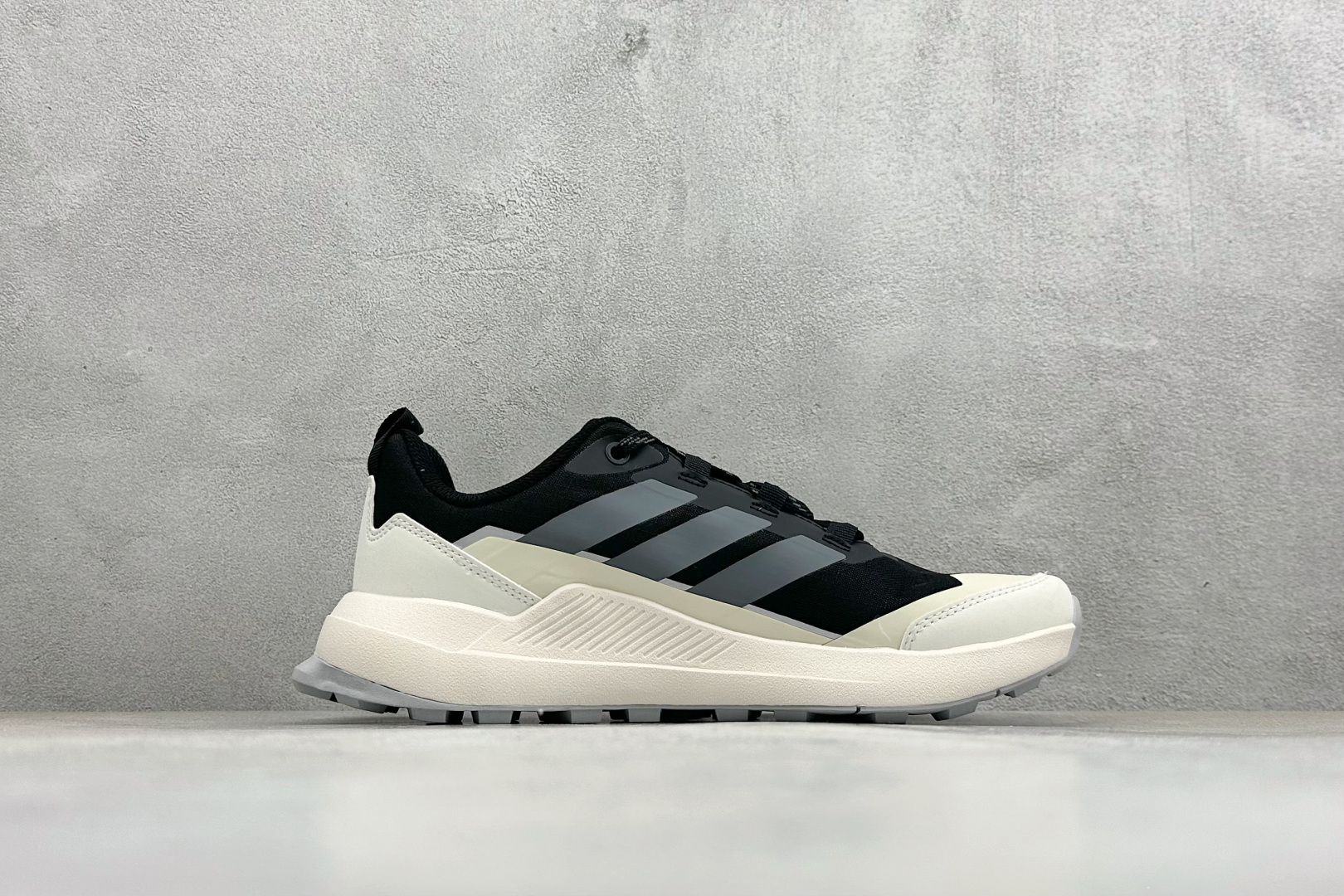 Adidas Terrex Skychaser Ax5 舒适柔软 低帮休闲登山鞋 JQ6724 Adidas Terrex Skychaser Ax5 舒适柔软 低帮休闲登山鞋 JQ6724