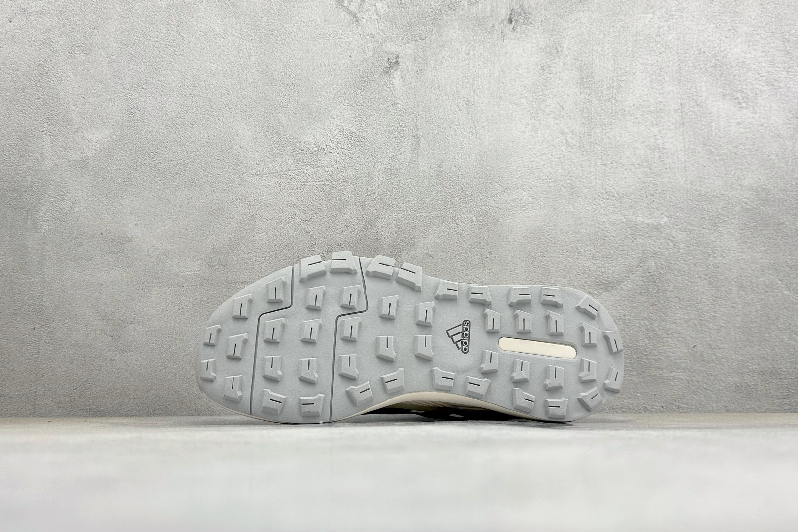 Adidas Terrex Skychaser Ax5 舒适柔软 低帮休闲登山鞋 JQ6724 Adidas Terrex Skychaser Ax5 舒适柔软 低帮休闲登山鞋 JQ6724