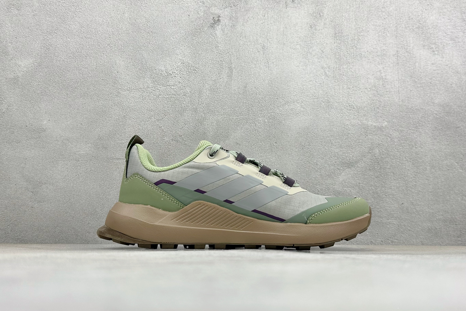 Adidas Terrex Skychaser Ax5 舒适柔软 低帮休闲登山鞋 JQ2227 Adidas Terrex Skychaser Ax5 舒适柔软 低帮休闲登山鞋 JQ2227