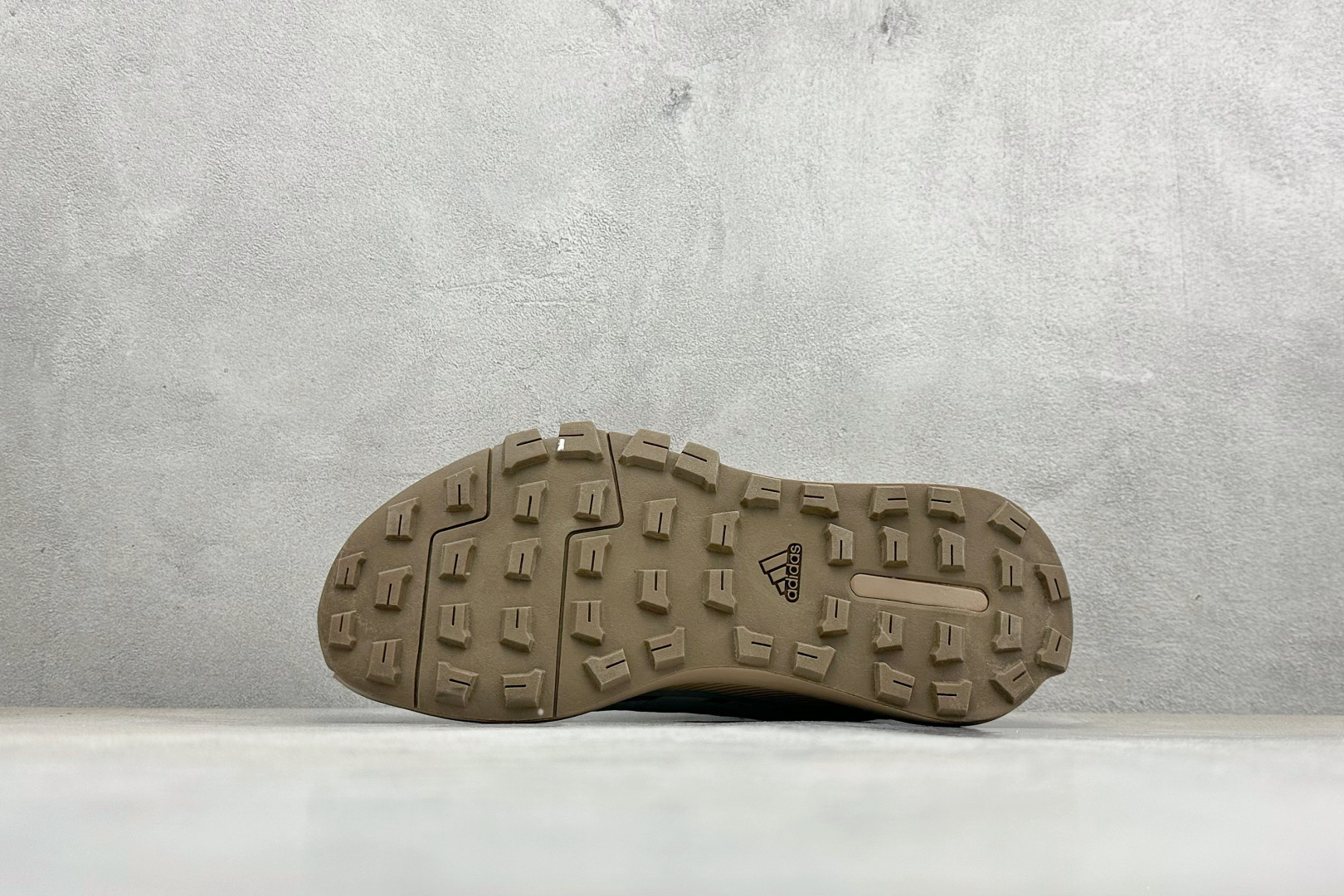 Adidas Terrex Skychaser Ax5 舒适柔软 低帮休闲登山鞋 JQ2227 Adidas Terrex Skychaser Ax5 舒适柔软 低帮休闲登山鞋 JQ2227
