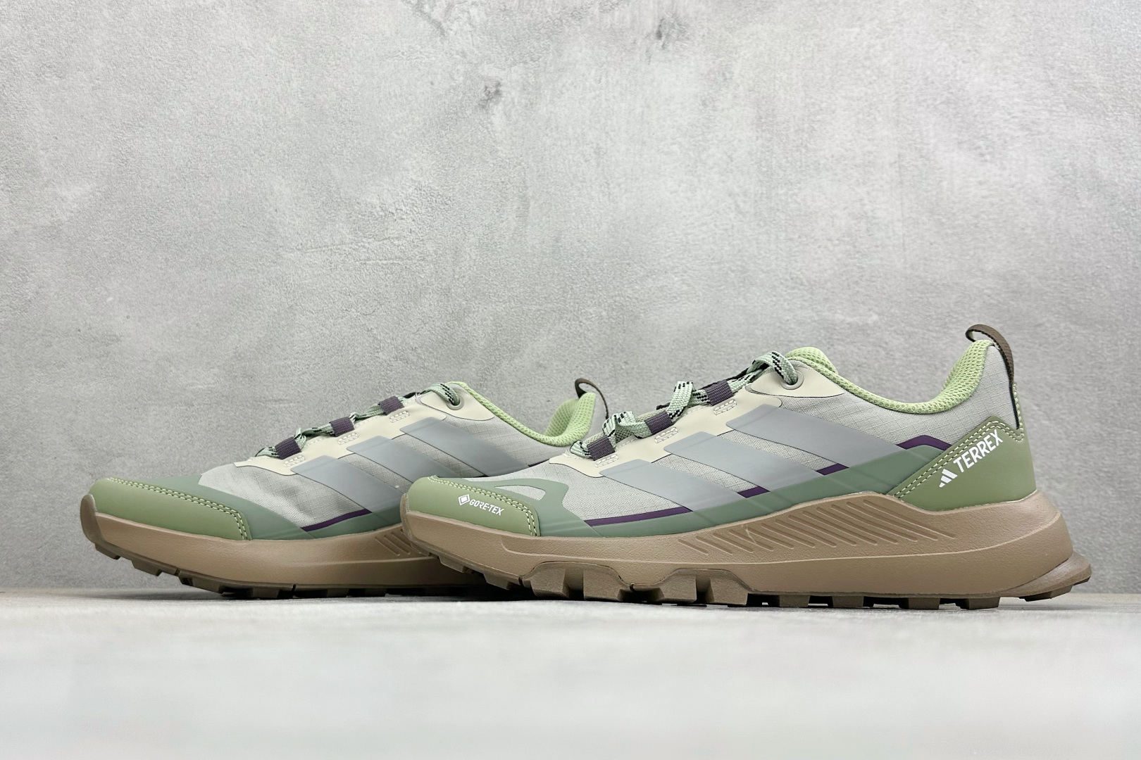 Adidas Terrex Skychaser Ax5 舒适柔软 低帮休闲登山鞋 JQ2227 Adidas Terrex Skychaser Ax5 舒适柔软 低帮休闲登山鞋 JQ2227