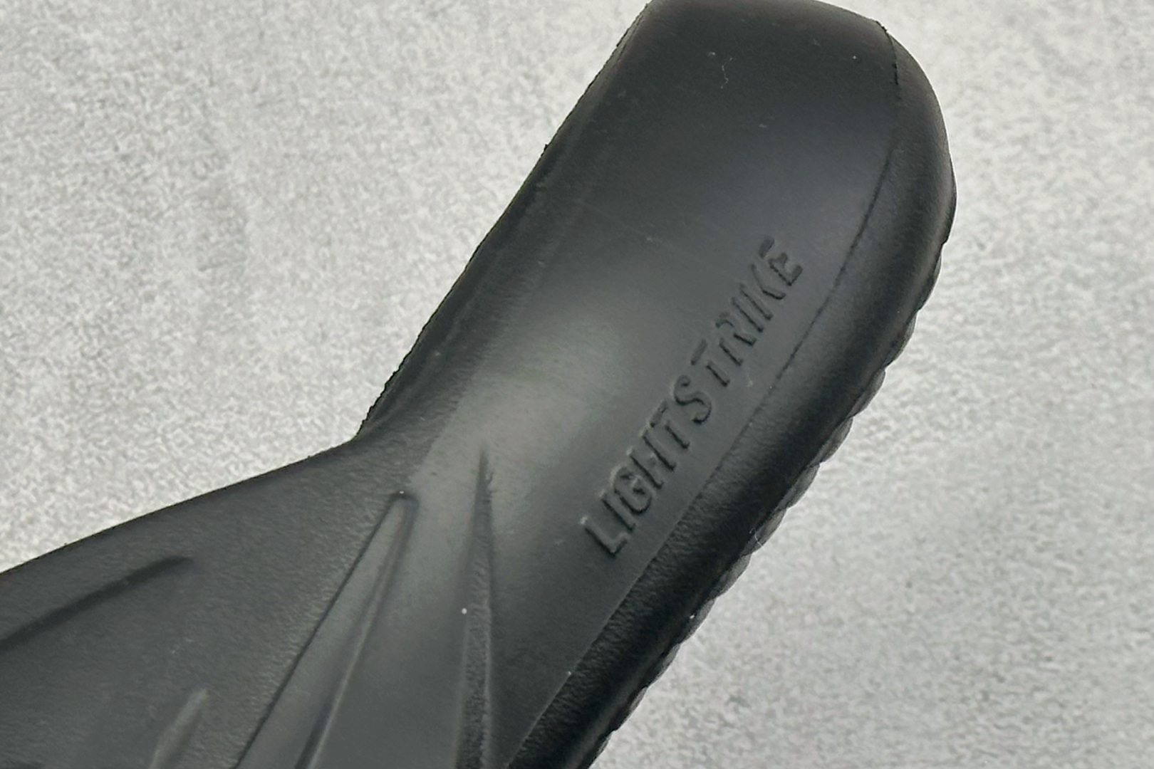 Adidas LIGHTBLAZE SLIDESP 运动休闲舒适拖鞋 JS3582