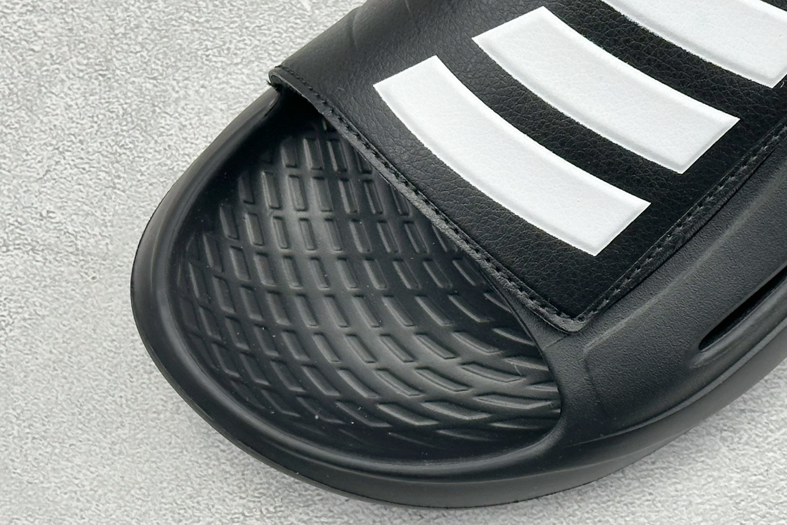 Adidas LIGHTBLAZE SLIDESP 运动休闲舒适拖鞋 JS3582