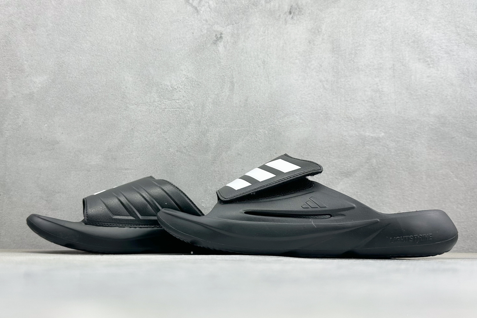Adidas LIGHTBLAZE SLIDESP 运动休闲舒适拖鞋 JS3582