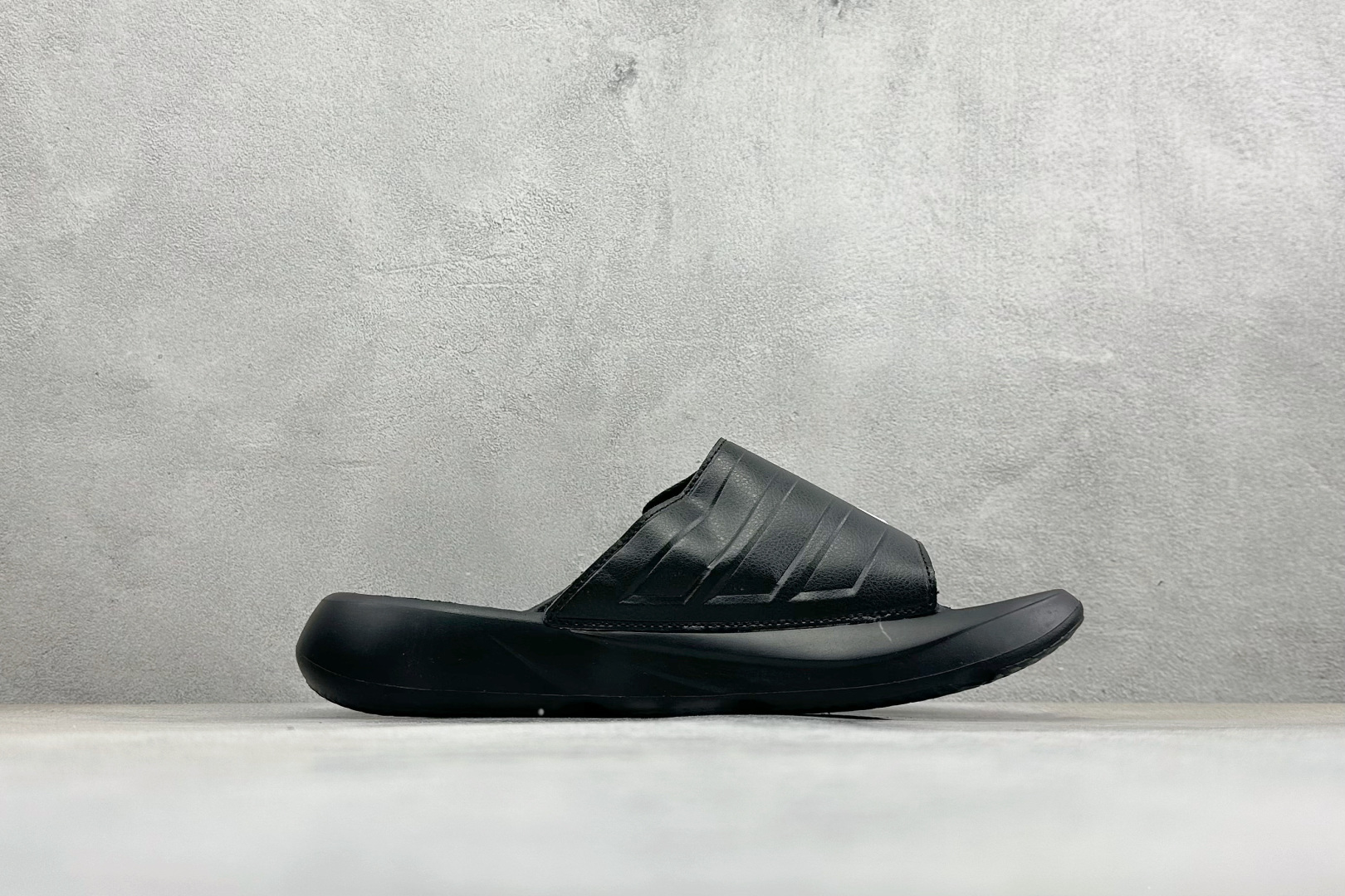 Adidas LIGHTBLAZE SLIDESP 运动休闲舒适拖鞋 JS3582