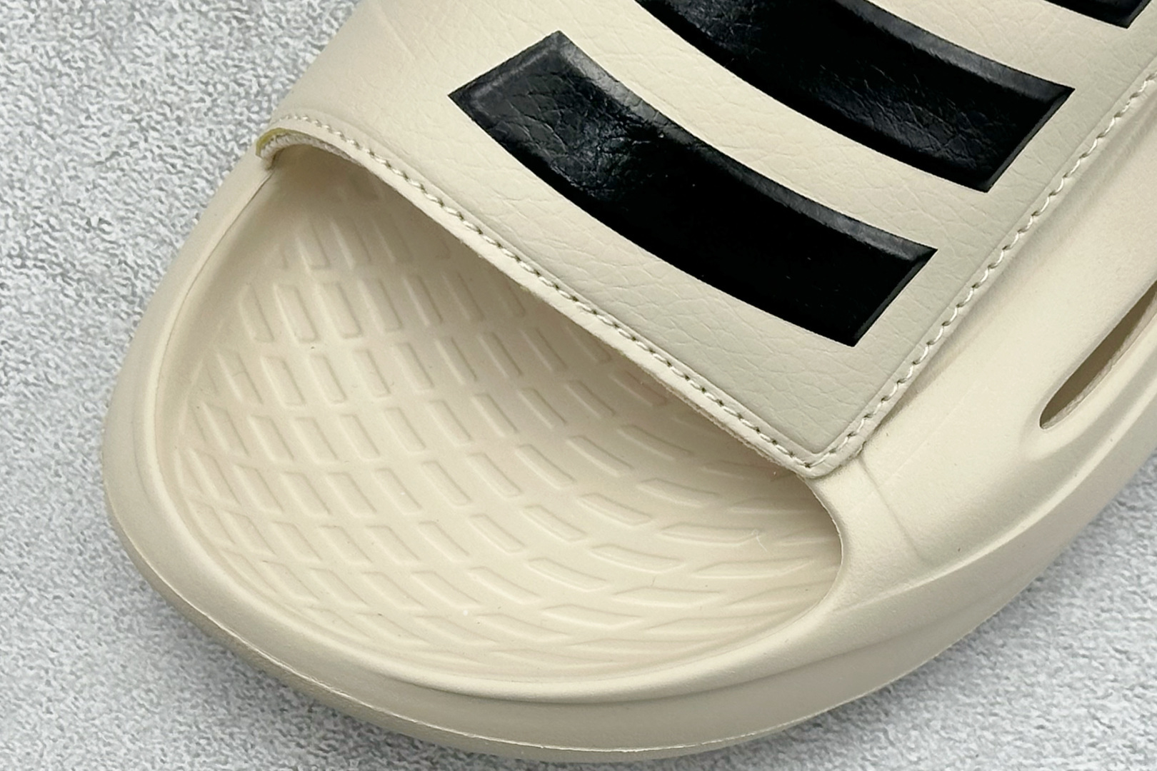 Adidas LIGHTBLAZE SLIDESP 运动休闲舒适拖鞋 JS3586