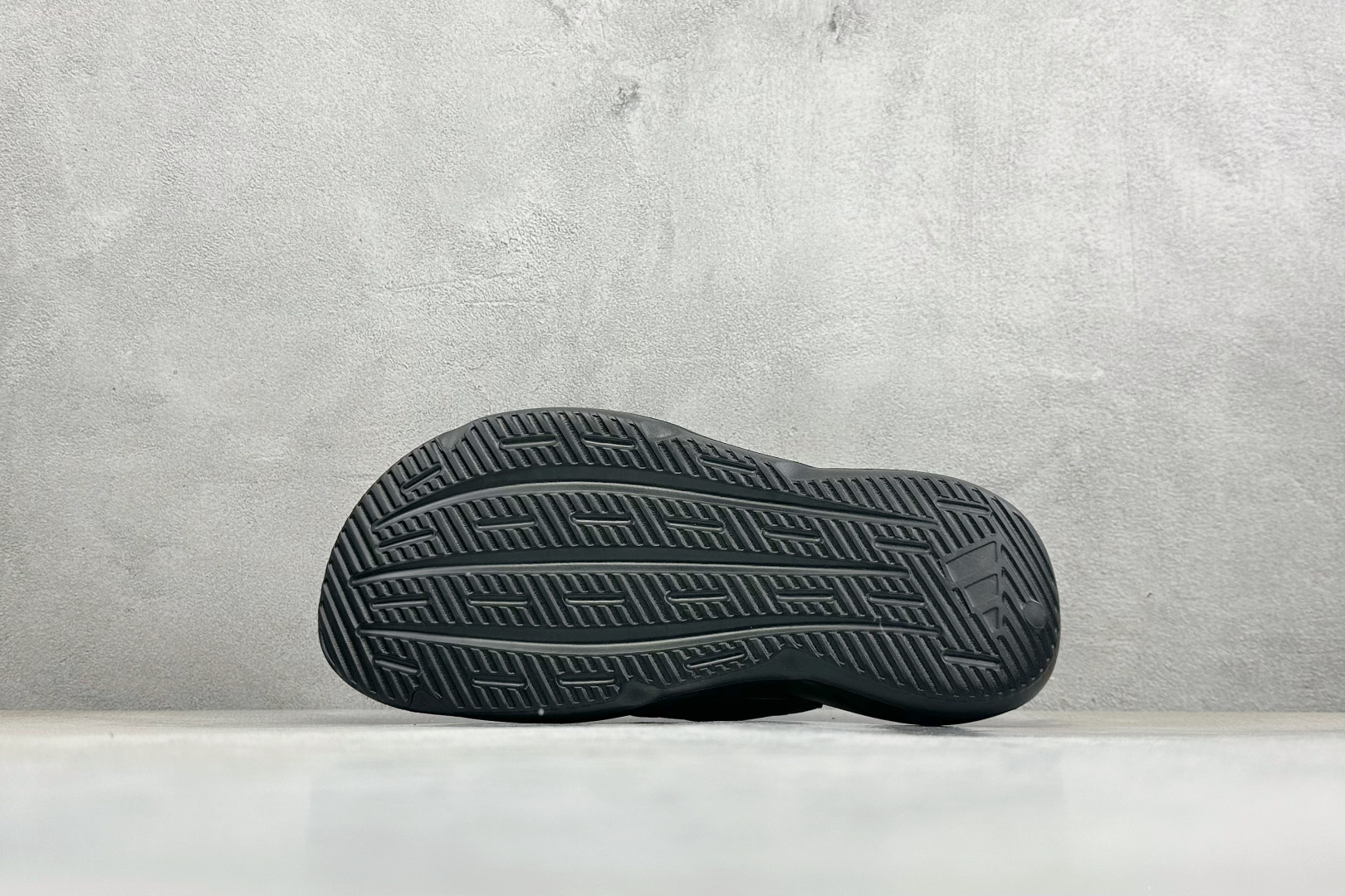 Adidas LIGHTBLAZE SLIDESP 运动休闲舒适拖鞋 JQ8056 Adidas LIGHTBLAZE SLIDESP 运动休闲舒适拖鞋 JQ8056