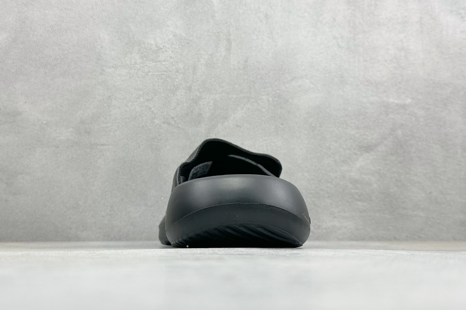 Adidas LIGHTBLAZE SLIDESP 运动休闲舒适拖鞋 JQ8056 Adidas LIGHTBLAZE SLIDESP 运动休闲舒适拖鞋 JQ8056