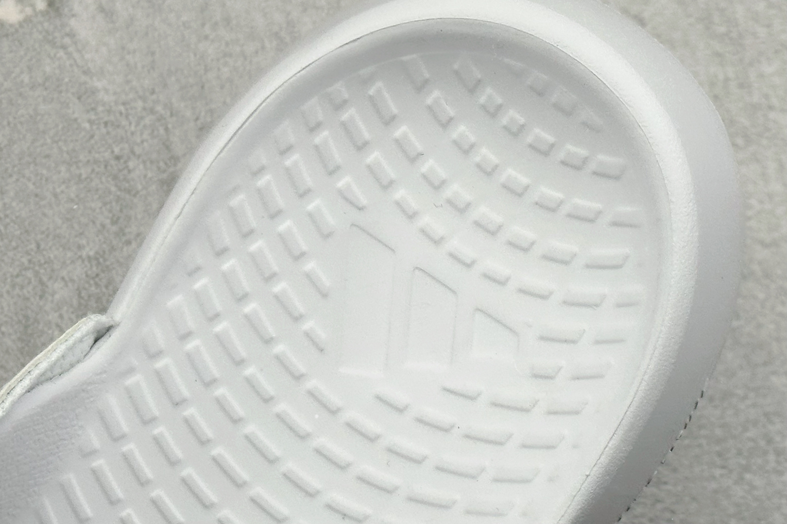 Adidas LIGHTBLAZE SLIDESP 运动休闲舒适拖鞋 JS3585 Adidas LIGHTBLAZE SLIDESP 运动休闲舒适拖鞋 JS3585