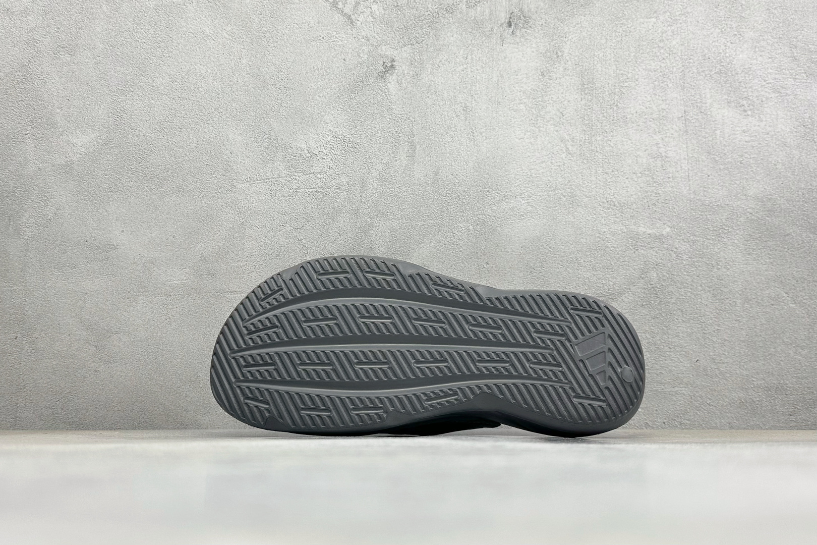 Adidas LIGHTBLAZE SLIDESP 运动休闲舒适拖鞋 JS3588 Adidas LIGHTBLAZE SLIDESP 运动休闲舒适拖鞋 JS3588