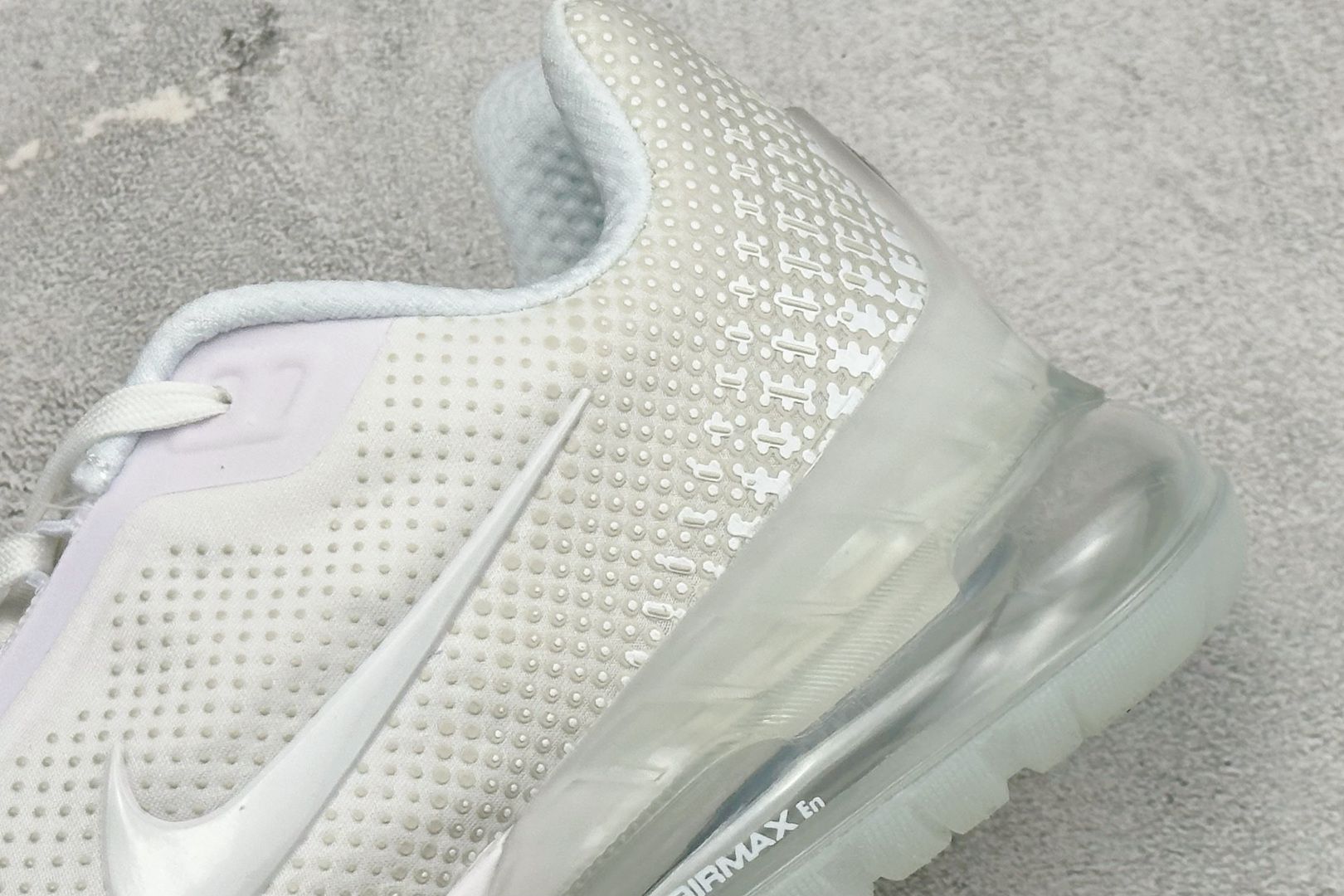 Nike Air Max Phoenix 复古子弹气垫运动跑步鞋 FZ5307-102 Nike Air Max Phoenix 复古子弹气垫运动跑步鞋 FZ5307-102