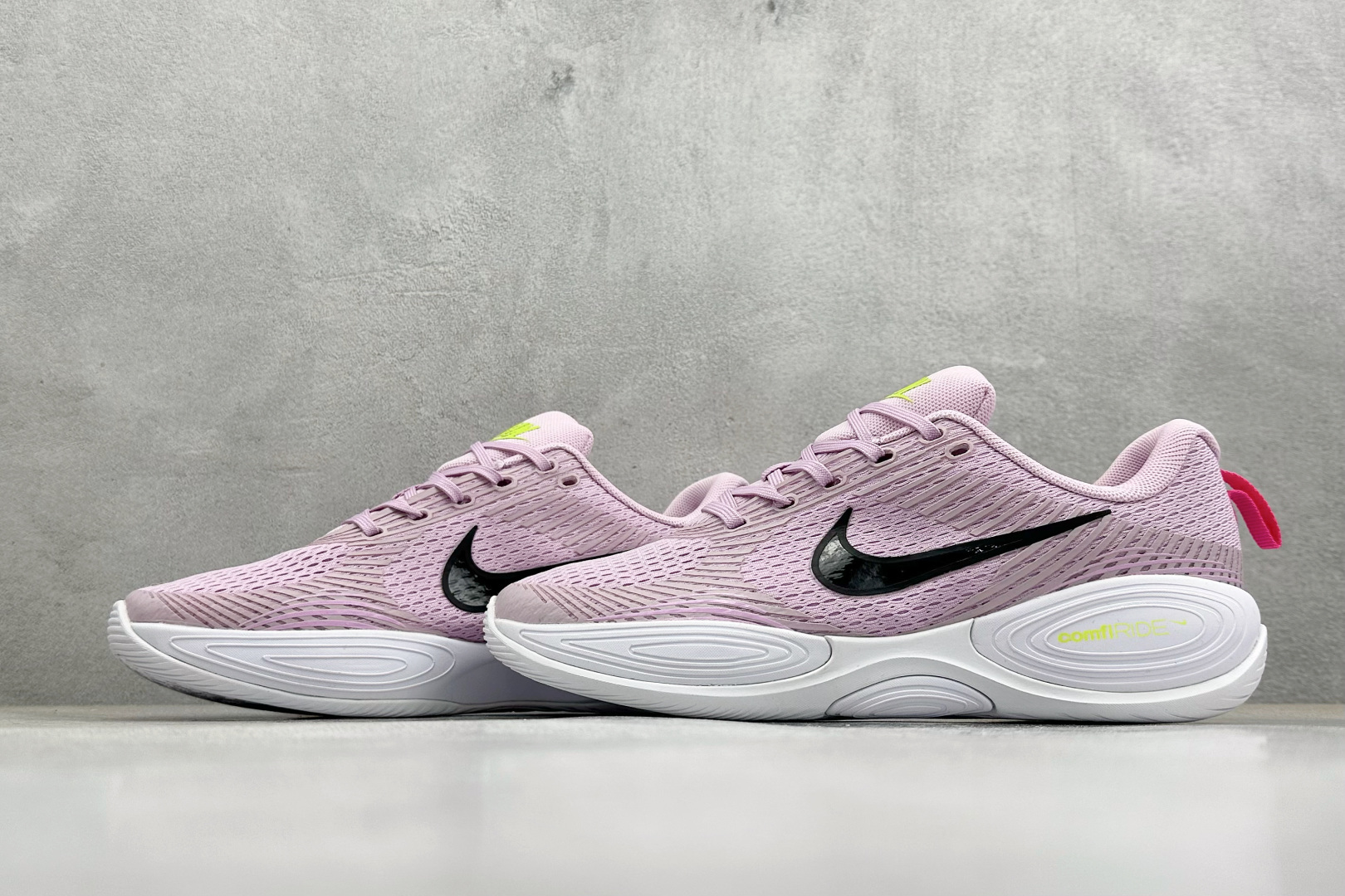 NIKE COMFIRIDE 透气防震运动跑步鞋 DX5886-004