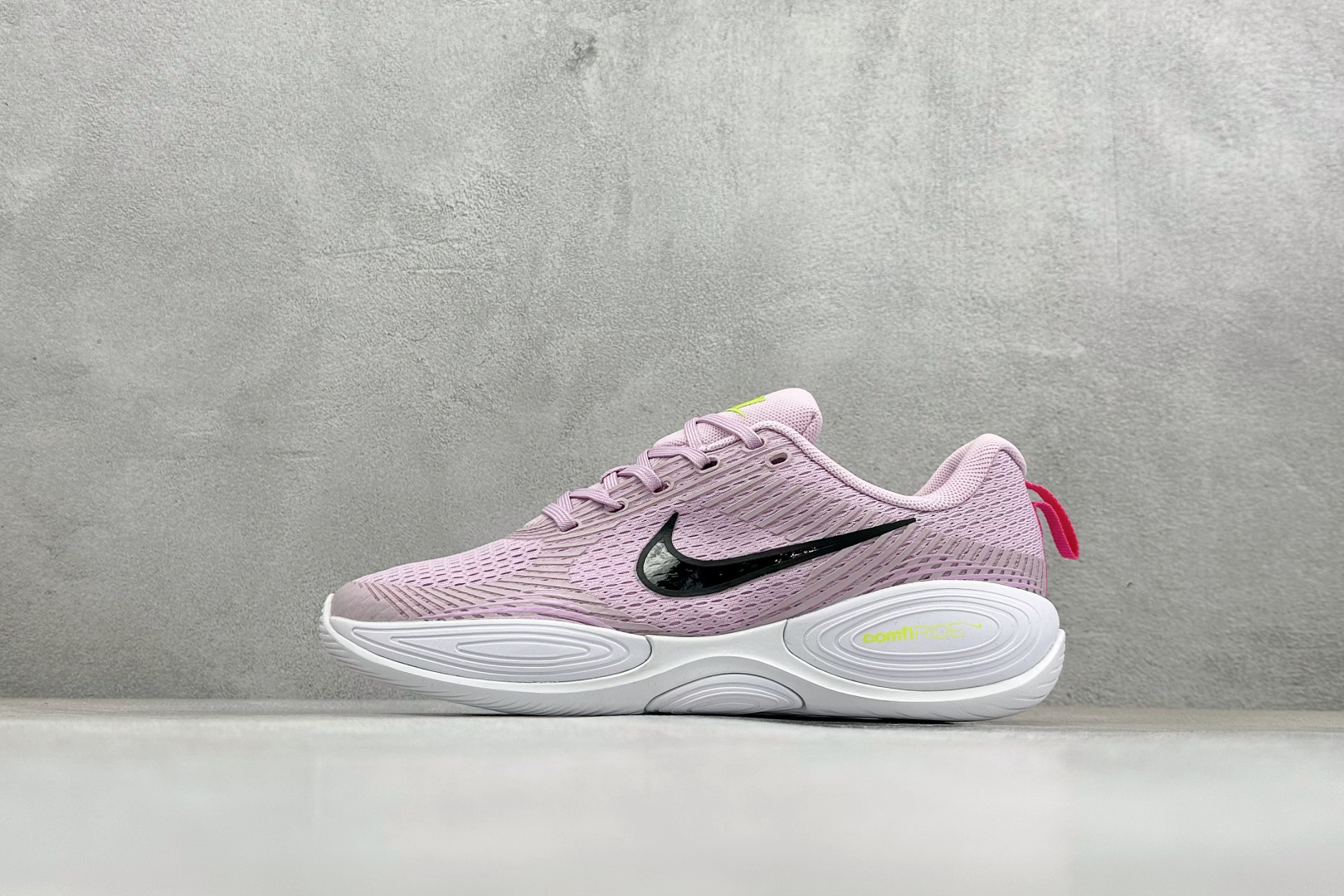 NIKE COMFIRIDE 透气防震运动跑步鞋 DX5886-004