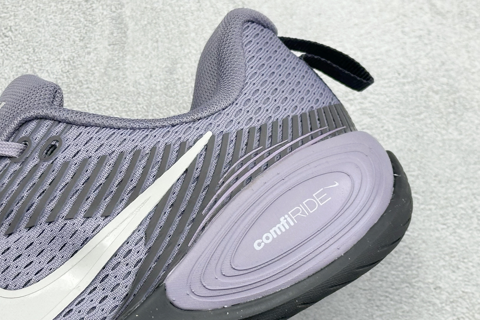 NIKE COMFIRIDE 透气防震运动跑步鞋 DX5886-005 NIKE COMFIRIDE 透气防震运动跑步鞋 DX5886-005