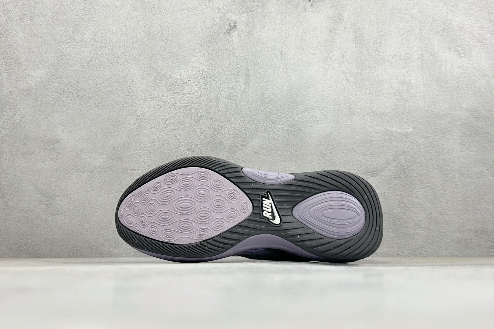 NIKE COMFIRIDE 透气防震运动跑步鞋 DX5886-005 NIKE COMFIRIDE 透气防震运动跑步鞋 DX5886-005
