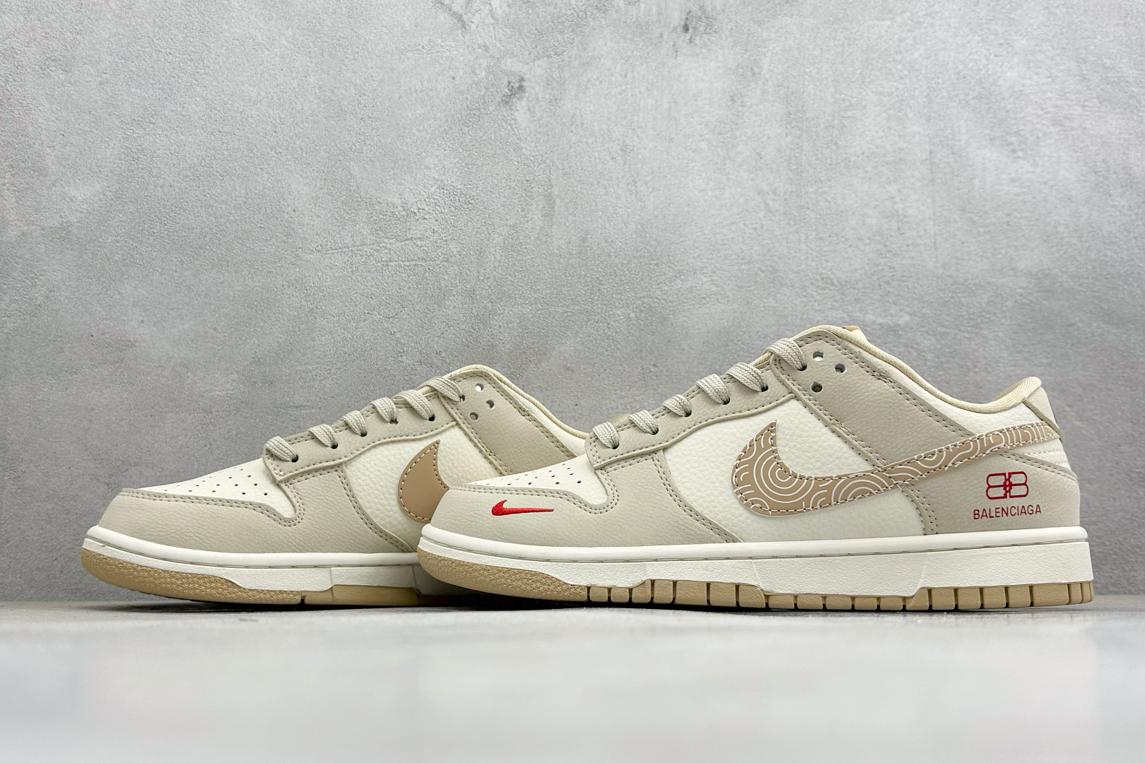 Nike Dunk Low(巴黎世家联名)爆款高端定制 米白与浅棕撞色拼接 SJ8888-010 Nike Dunk Low(巴黎世家联名)爆款高端定制 米白与浅棕撞色拼接 SJ8888-010