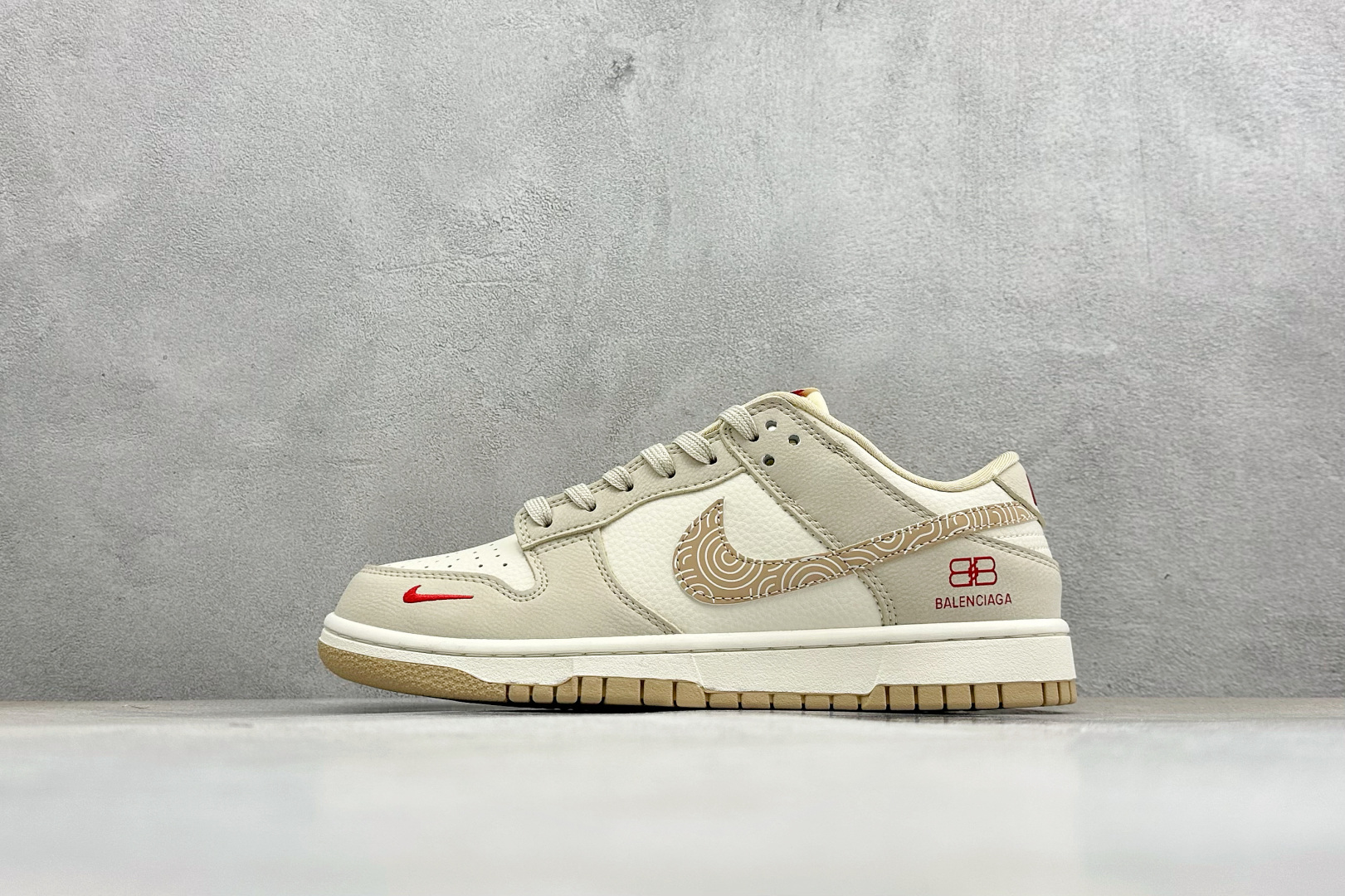 Nike Dunk Low(巴黎世家联名)爆款高端定制 米白与浅棕撞色拼接 SJ8888-010 Nike Dunk Low(巴黎世家联名)爆款高端定制 米白与浅棕撞色拼接 SJ8888-010