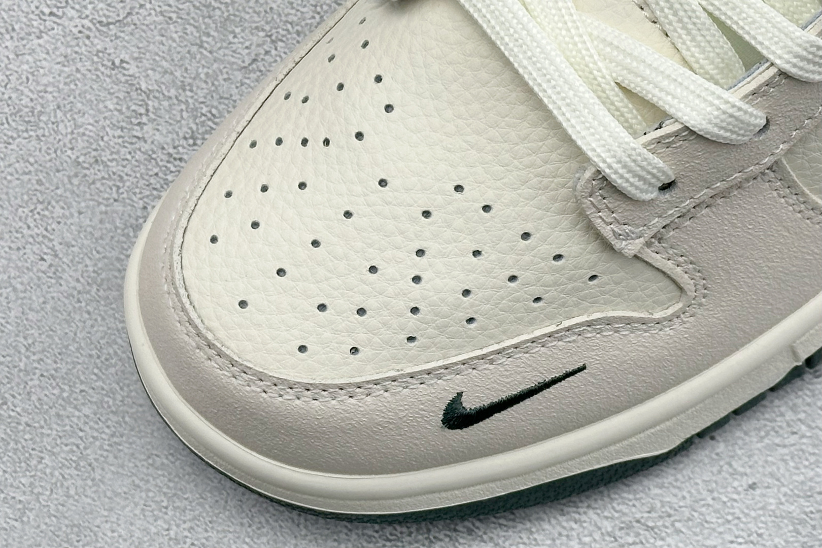 NK SB DUNK LOW 米白深绿配色自带高级感 细腻皮革鞋面质感拉满 SL8888-002-莆田鞋,莆田鞋货源,高仿鞋,高仿鞋货源,安福档口,莆田高仿鞋,莆田鞋批发,高仿鞋批发,莆田高仿运动鞋,高仿运动鞋,莆田运动鞋 NK SB DUNK LOW 米白深绿配色自带高级感 细腻皮革鞋面质感拉满 SL8888-002