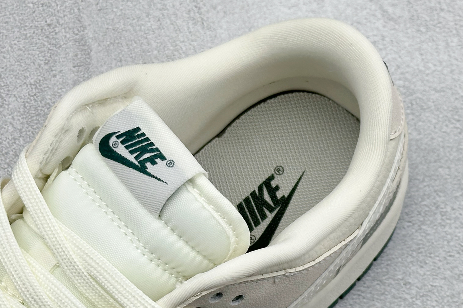 NK SB DUNK LOW 米白深绿配色自带高级感 细腻皮革鞋面质感拉满 SL8888-002-莆田鞋,莆田鞋货源,高仿鞋,高仿鞋货源,安福档口,莆田高仿鞋,莆田鞋批发,高仿鞋批发,莆田高仿运动鞋,高仿运动鞋,莆田运动鞋 NK SB DUNK LOW 米白深绿配色自带高级感 细腻皮革鞋面质感拉满 SL8888-002