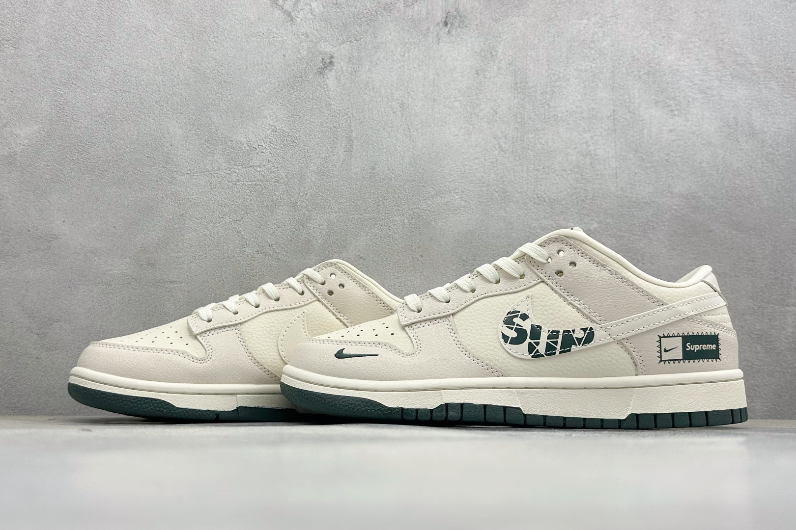 NK SB DUNK LOW 米白深绿配色自带高级感 细腻皮革鞋面质感拉满 SL8888-002-莆田鞋,莆田鞋货源,高仿鞋,高仿鞋货源,安福档口,莆田高仿鞋,莆田鞋批发,高仿鞋批发,莆田高仿运动鞋,高仿运动鞋,莆田运动鞋 NK SB DUNK LOW 米白深绿配色自带高级感 细腻皮革鞋面质感拉满 SL8888-002