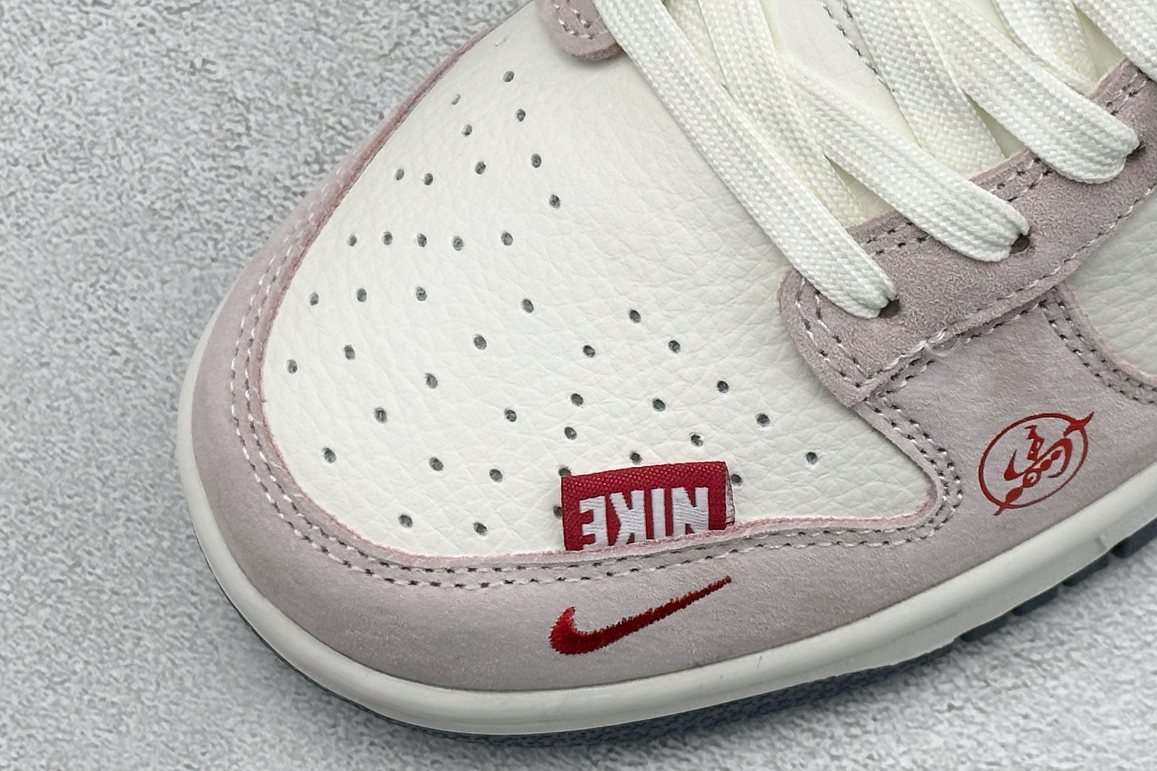 280 Nike Dunk Low 联名款 白红粉 复古休闲板鞋 XZ5899-112
