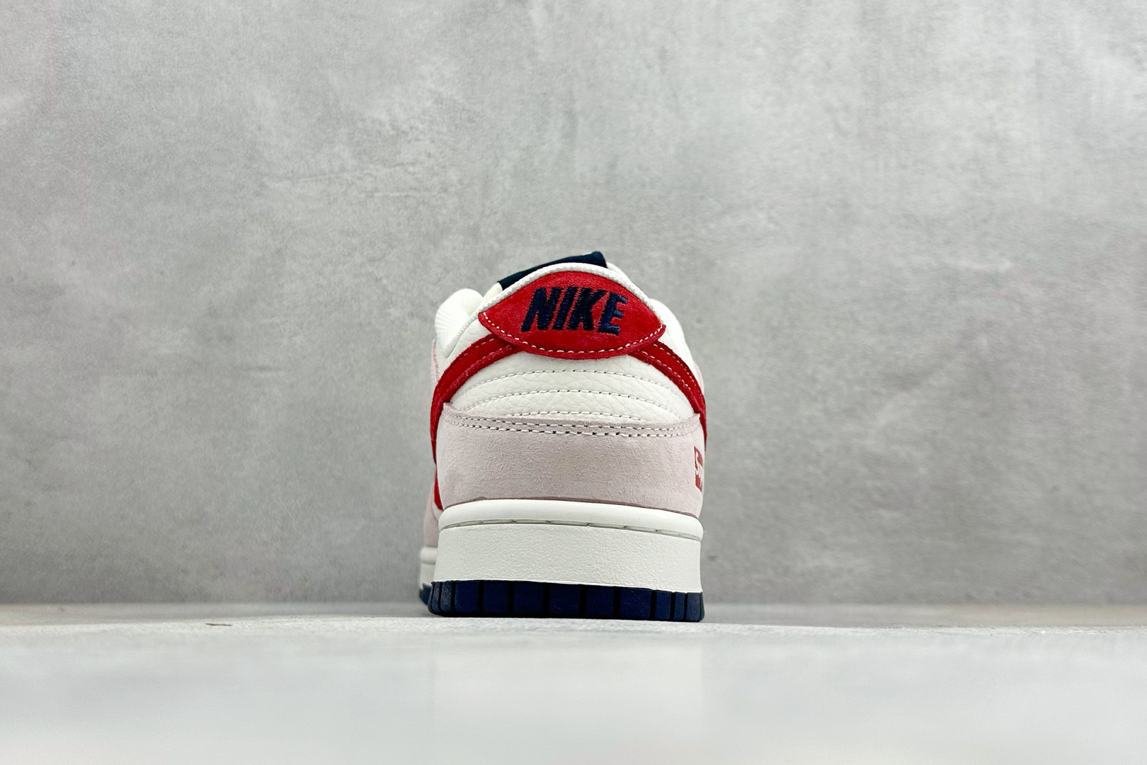 280 Nike Dunk Low 联名款 白红粉 复古休闲板鞋 XZ5899-112