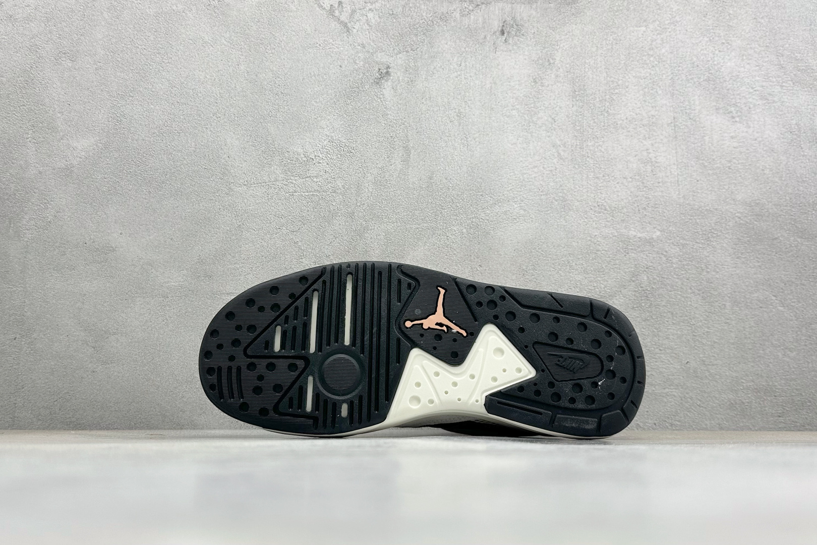 AD版Jordan CMFT ERA 舒适简约低帮运动板鞋 HJ6778-120 AD版Jordan CMFT ERA 舒适简约低帮运动板鞋 HJ6778-120